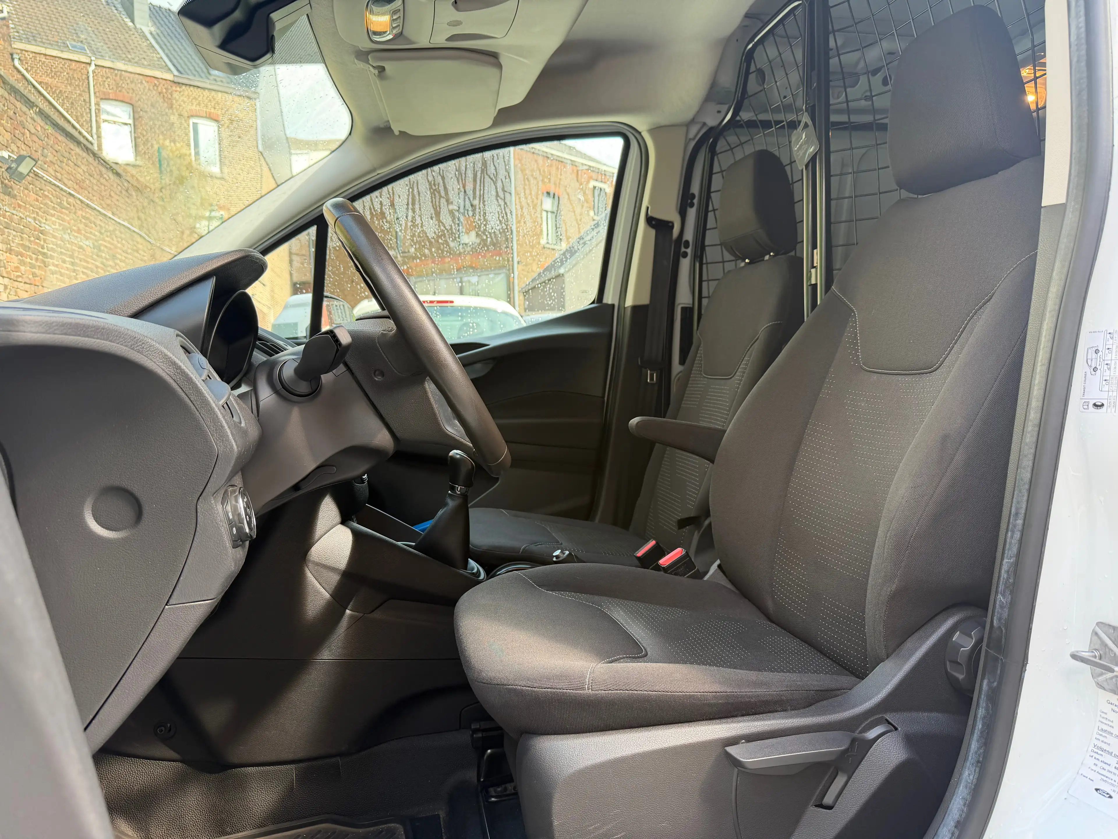 Ford Transit Courier Utilitaire 1.5 TDCi Faible Km Euro 6B Garantie 12 Mois — photo 13