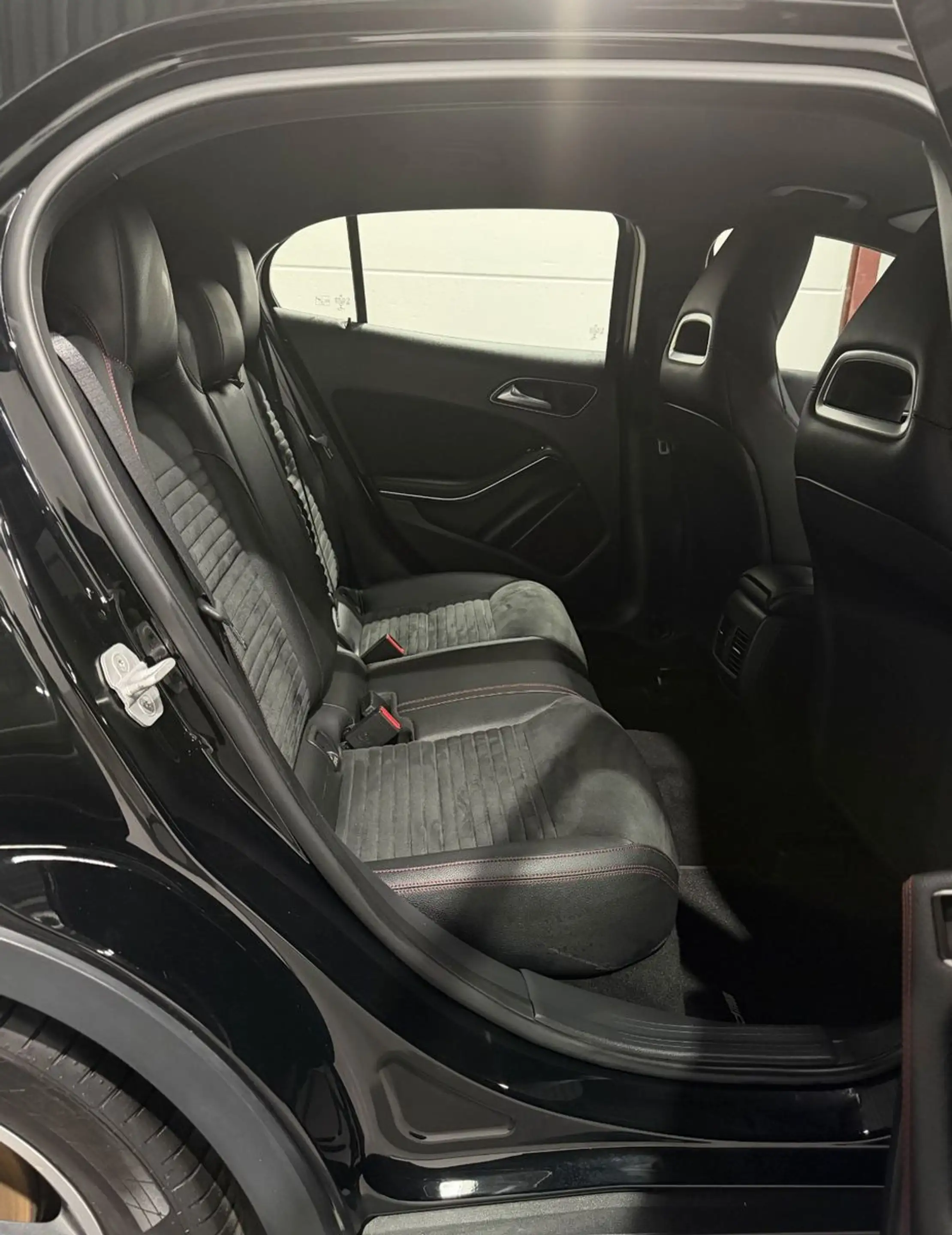 Mercedes-Benz GLA 220 d AMG Line *Temp.*AHK*Start/Stopp*ACC — photo 13
