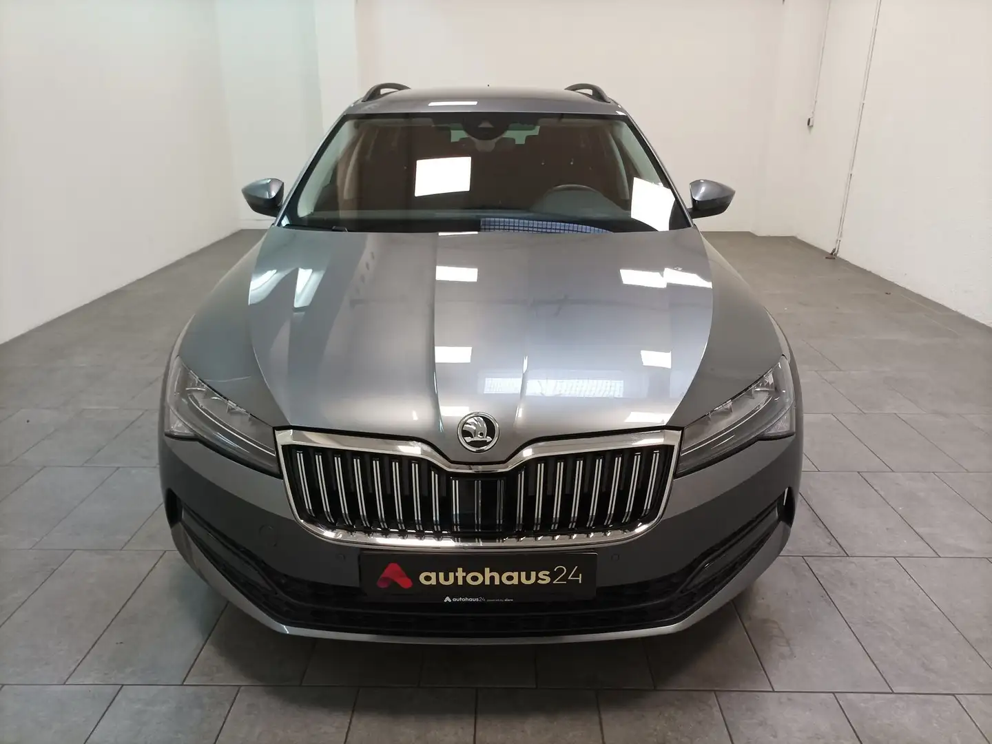 Skoda Superb Combi 2.0 TDI AHK|Navi|LED|CAM|V-Cockpit Grau - 2