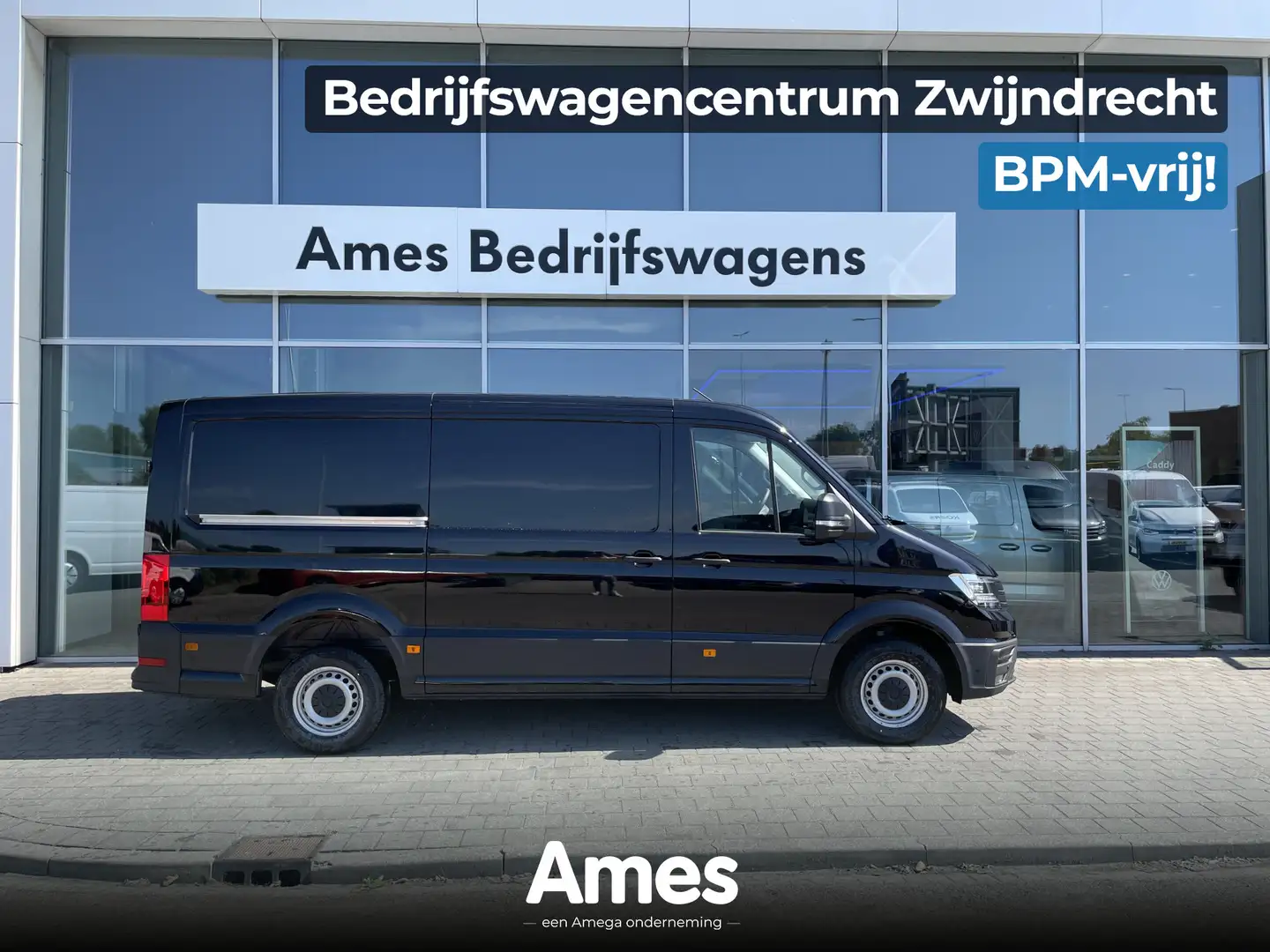 Volkswagen Crafter 30 2.0 TDI L3H2 Highline 140 Pk Automaat | Trekhaa Zwart - 1