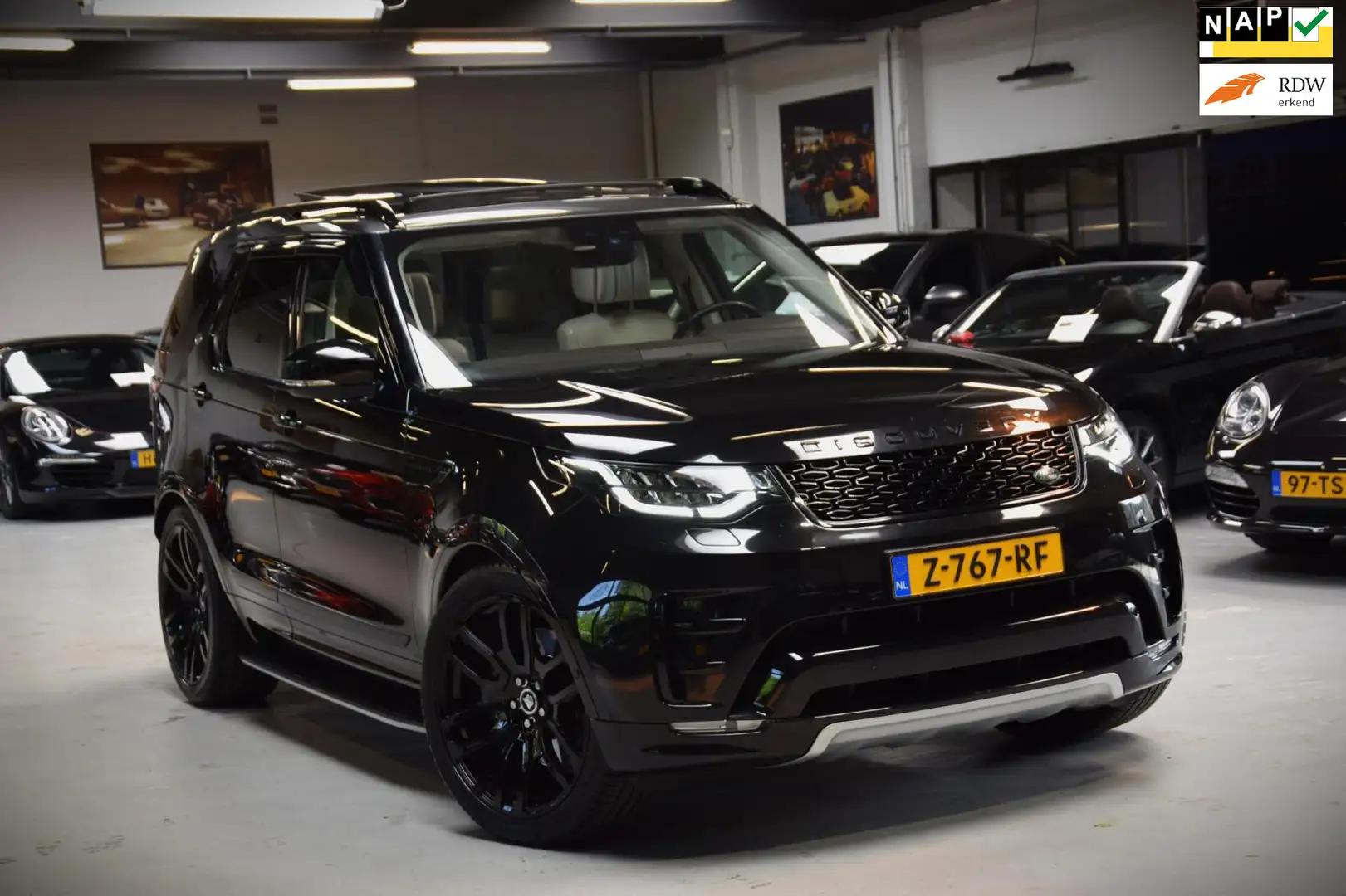 Land Rover Discovery 3.0 Si6 HSE Luxury 7p. Navi|Panoramadak|Massage|DV Noir - 1