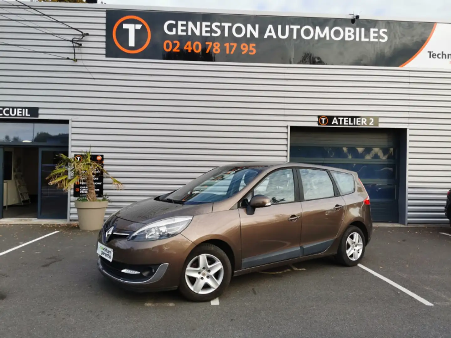 Renault Grand Scenic 1.5 DCI 110CH ENERGY EXPRESSION ECO² 7 PLACES Brun - 1