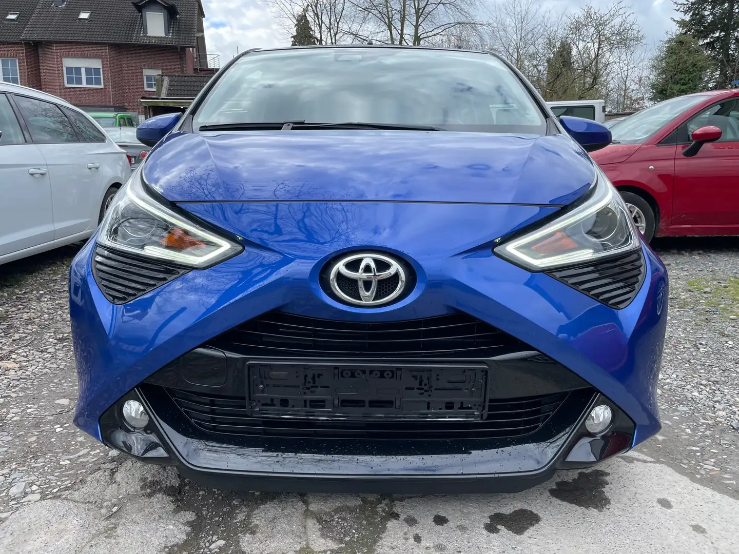 Toyota Aygo x-clusiv Kamera  Led Tüv Neu Carplay Tempomat Modrá - 2