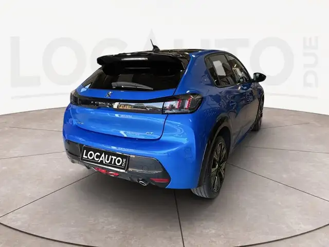Peugeot 208 view 4