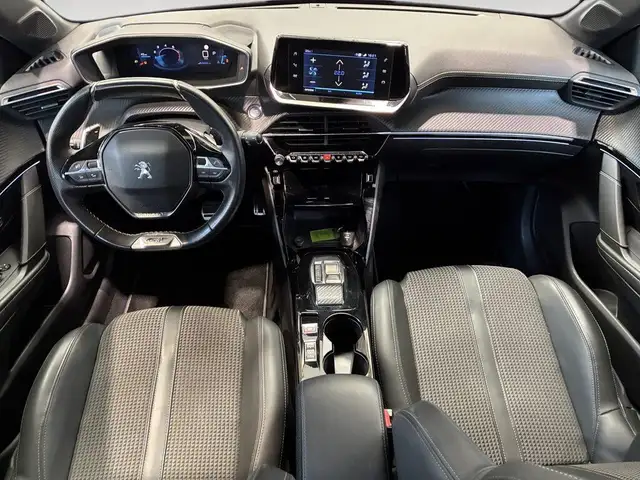 Peugeot 208 view 6