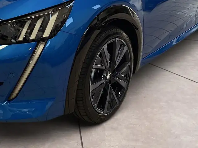 Peugeot 208 view 15