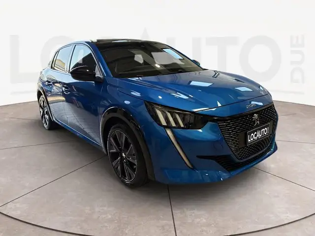 Peugeot 208 view 3