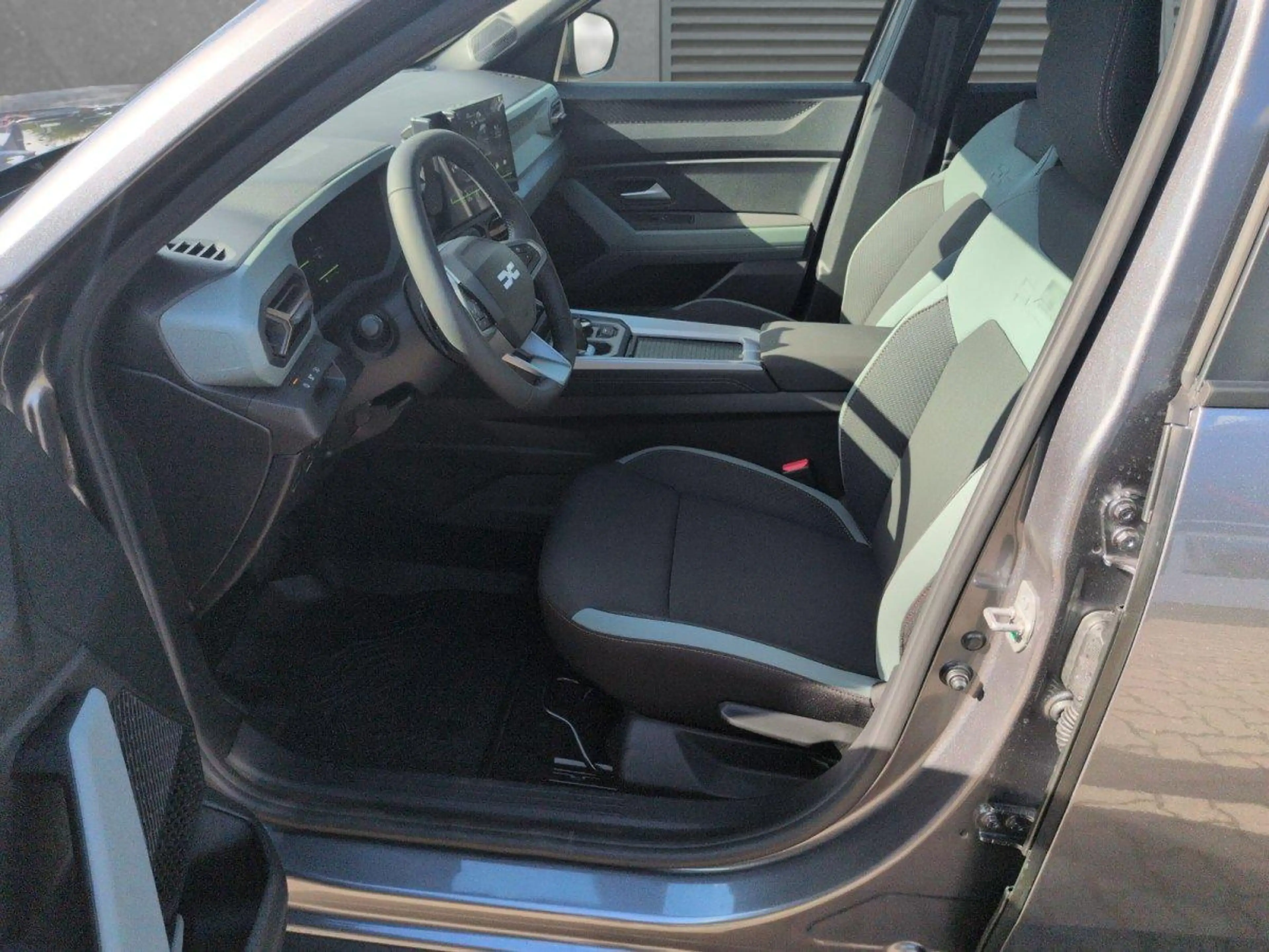 Dacia Bigster Extreme Pano+LKHZ+SHZ+PDC+RFK Tribrid 150 EDC 4... — photo 4