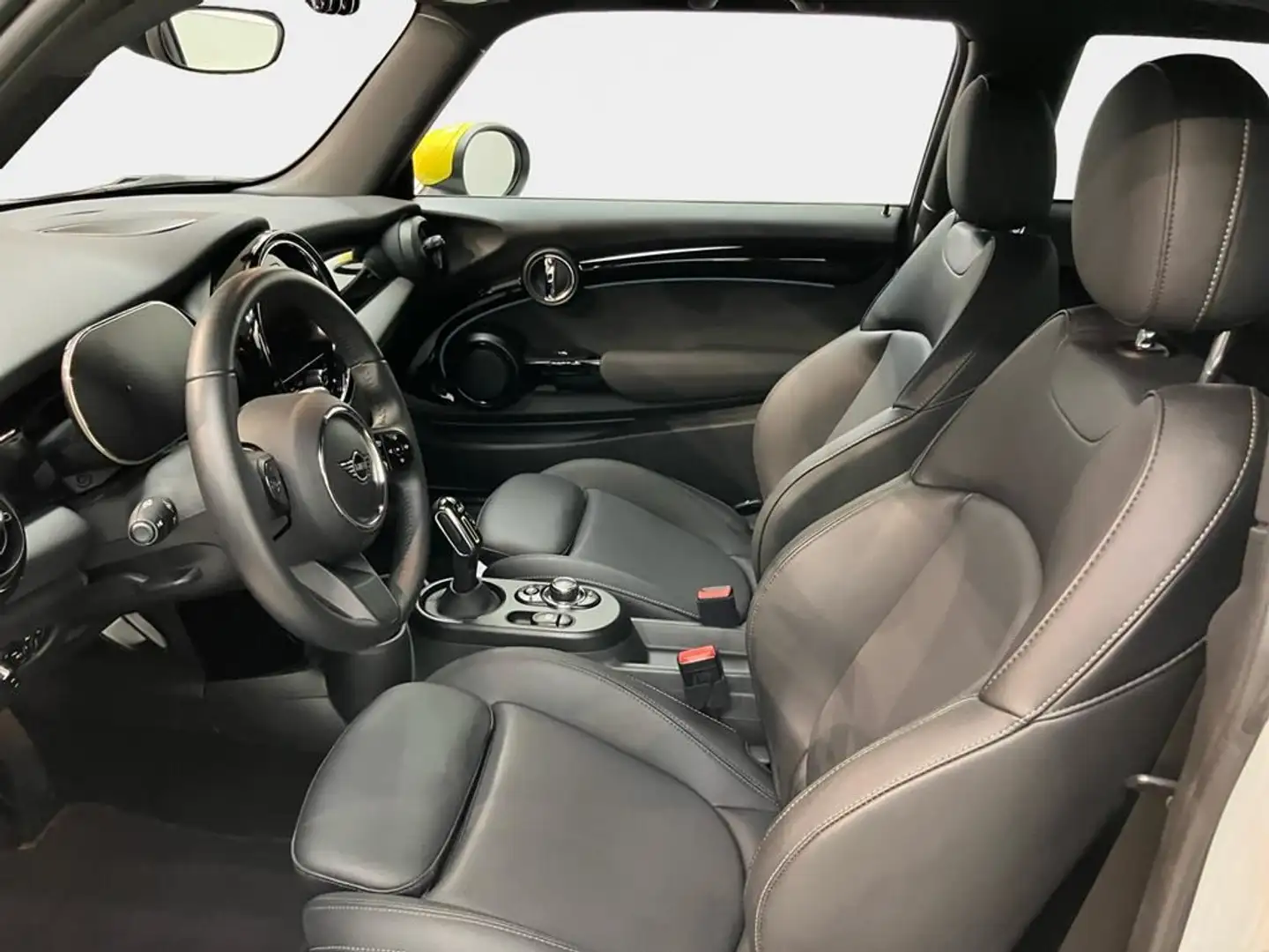 MINI Cooper SE Classic Trim Grau - 1