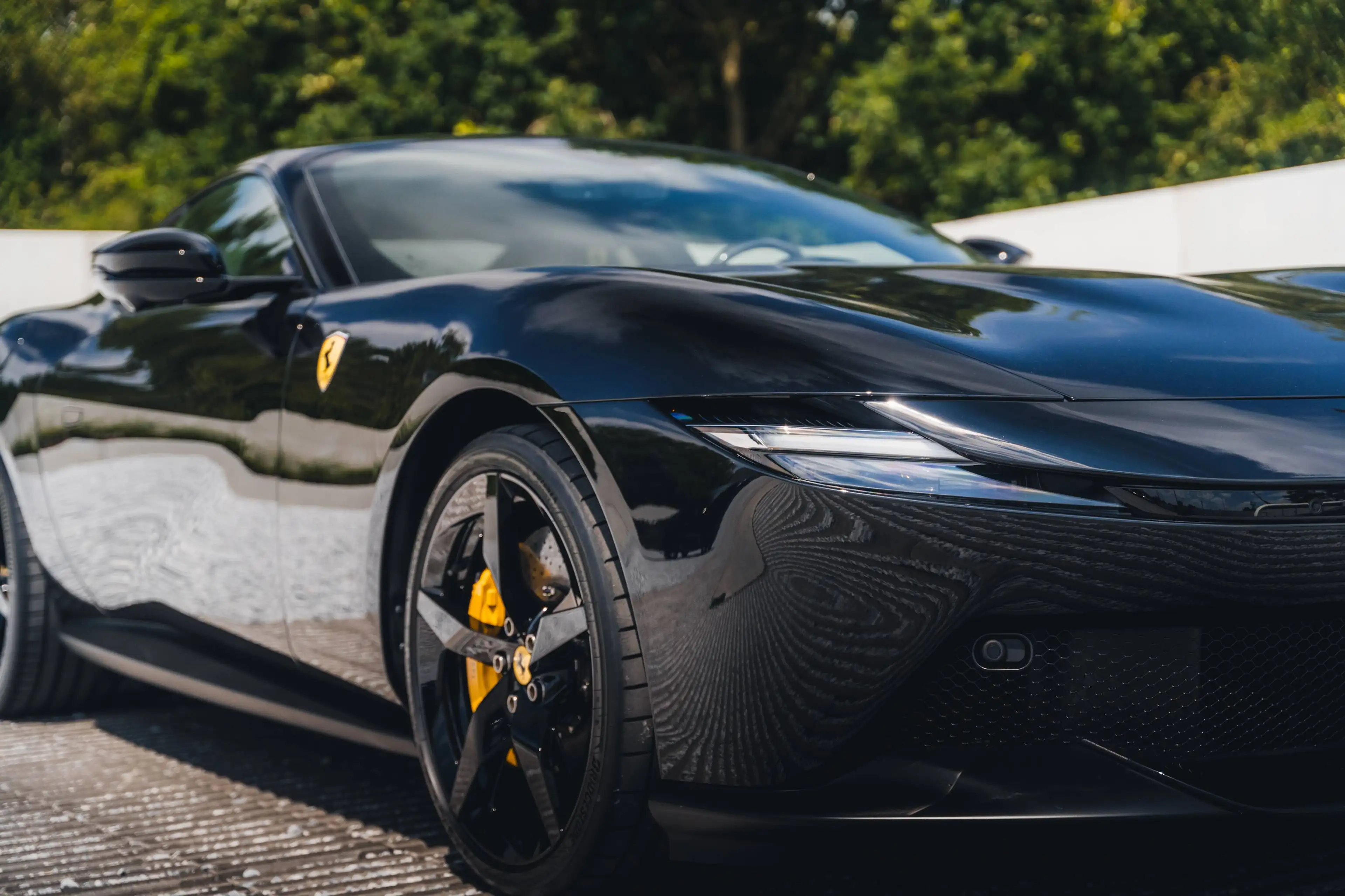 Ferrari Amalfi Nero DS / NEW / Carbon / Pass. Display / 20" — photo 4