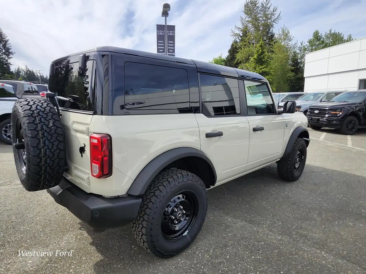 Ford Bronco снимка Ford Bronco