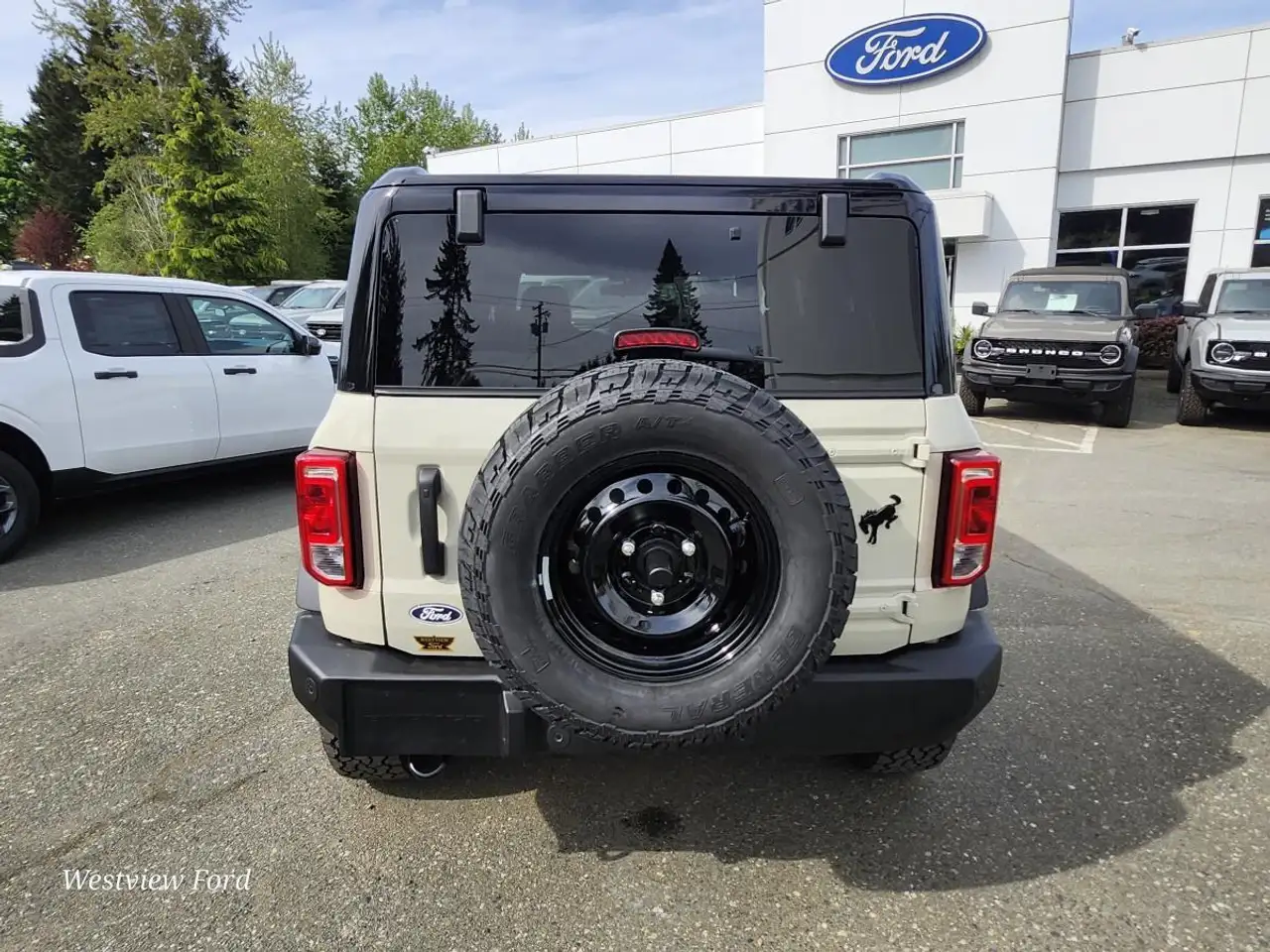 Ford Bronco снимка Ford Bronco