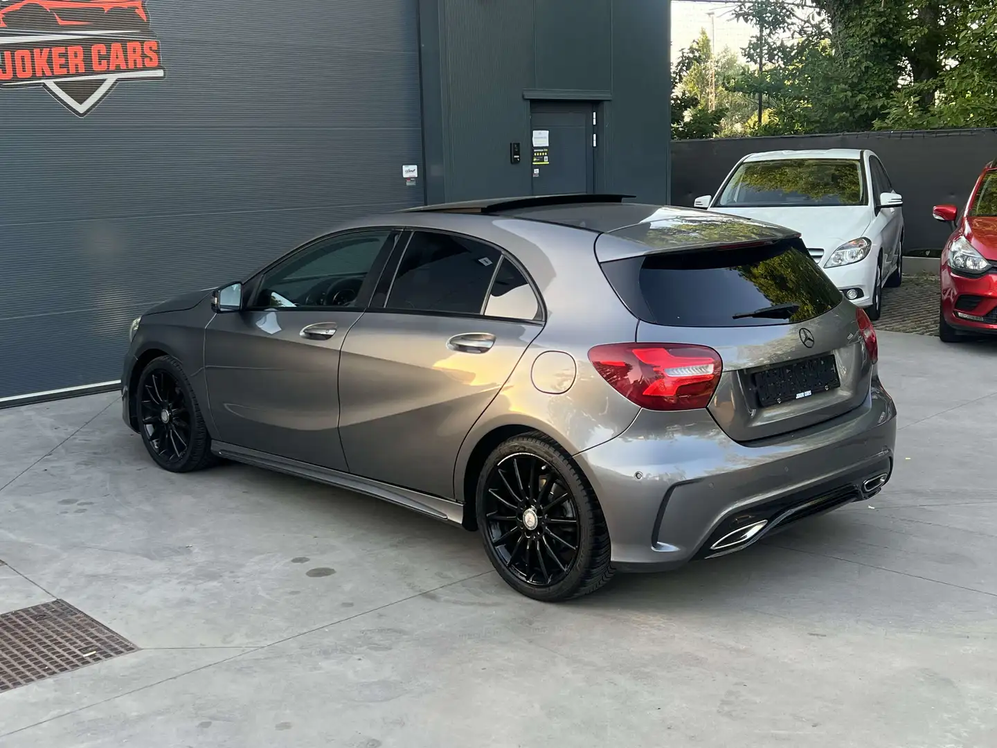Mercedes-Benz A 180 d AMG PACK PANODAK CarPlay EURO 6B Gris - 2