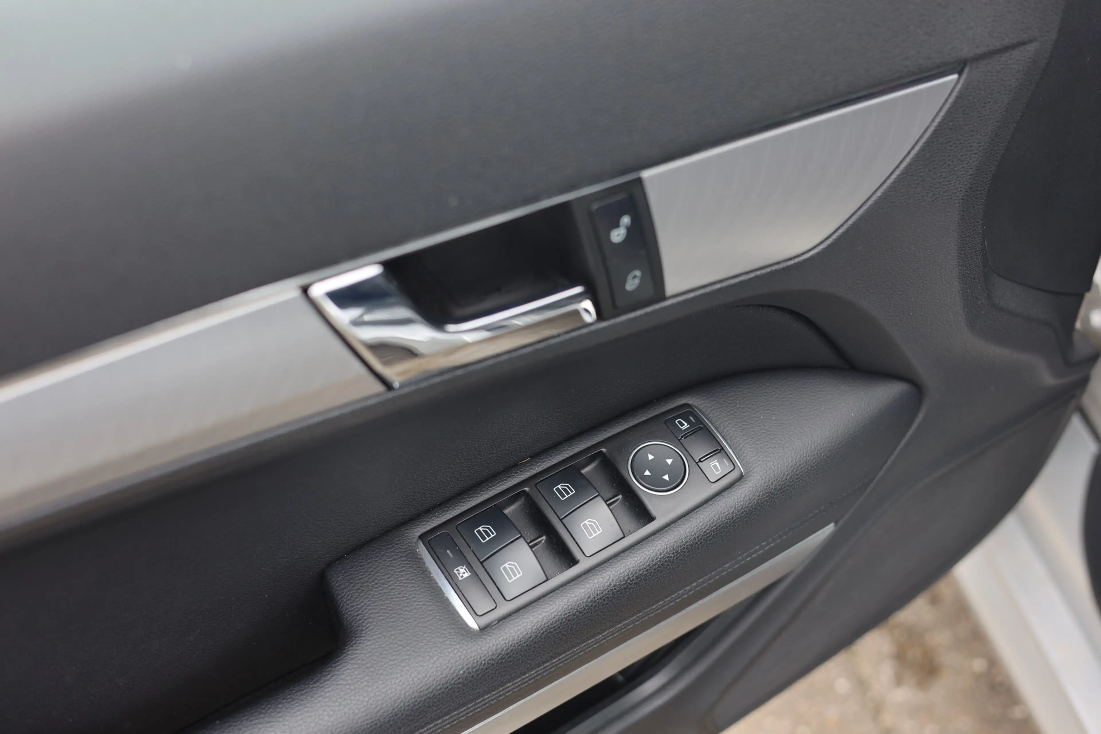 Mercedes-Benz E 250 Coupé CGI AVANTGARDE | AUT | PANO | NL AUTO — photo 14