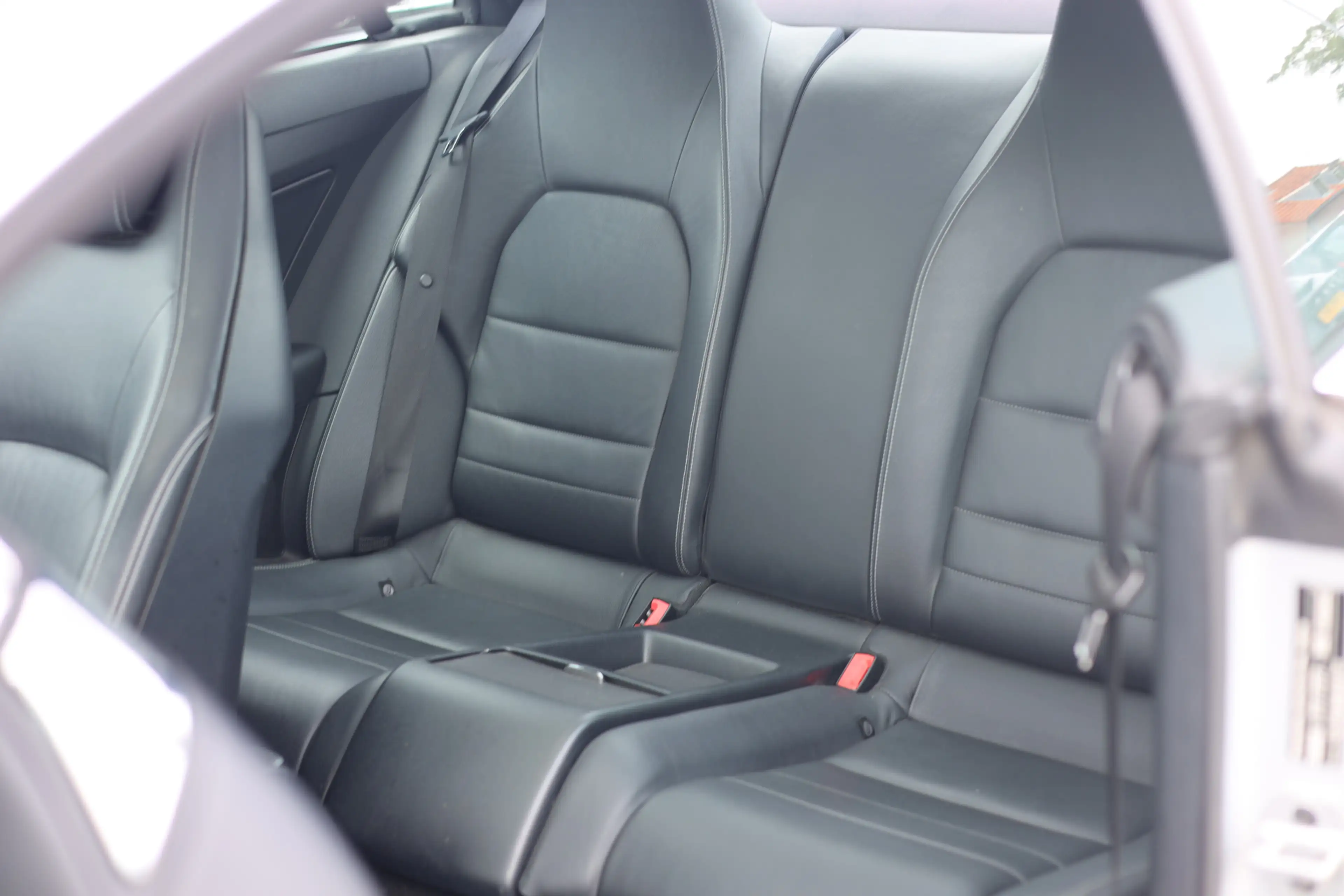 Mercedes-Benz E 250 Coupé CGI AVANTGARDE | AUT | PANO | NL AUTO — photo 11