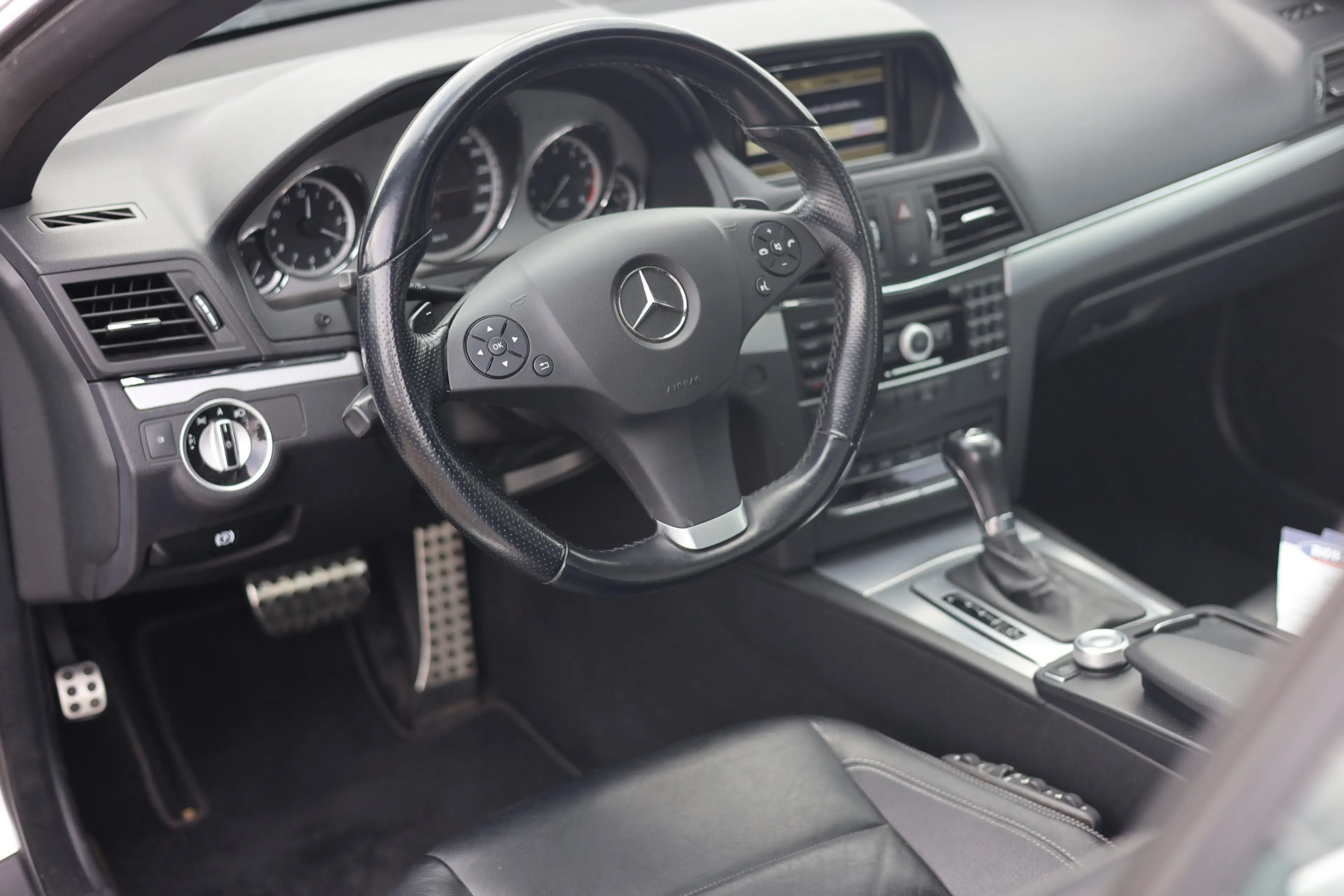 Mercedes-Benz E 250 Coupé CGI AVANTGARDE | AUT | PANO | NL AUTO — photo 3