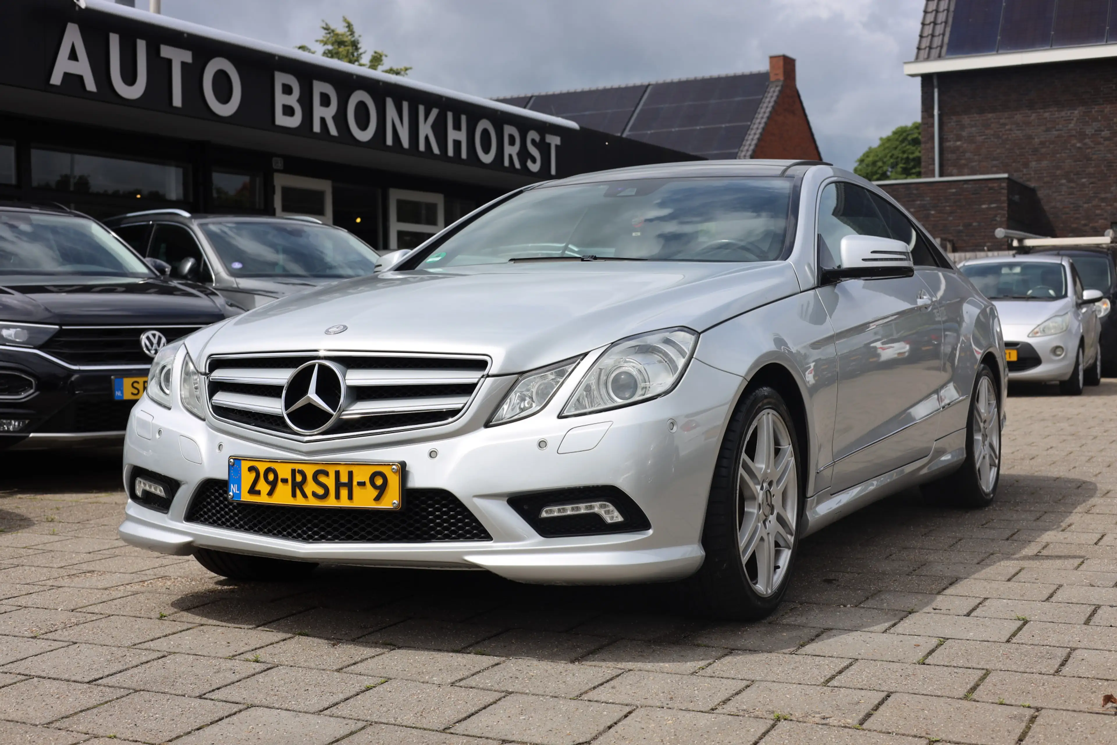 Mercedes-Benz E 250 Coupé CGI AVANTGARDE | AUT | PANO | NL AUTO