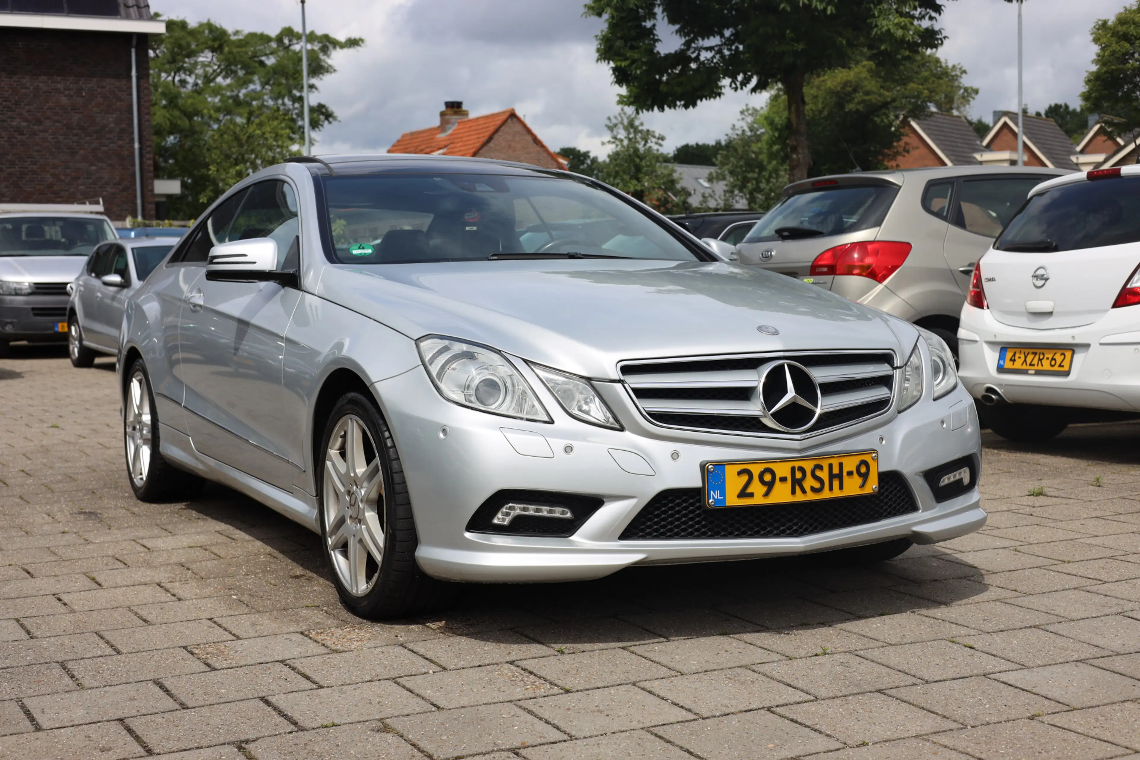 Mercedes-Benz E 250 Coupé CGI AVANTGARDE | AUT | PANO | NL AUTO — photo 5