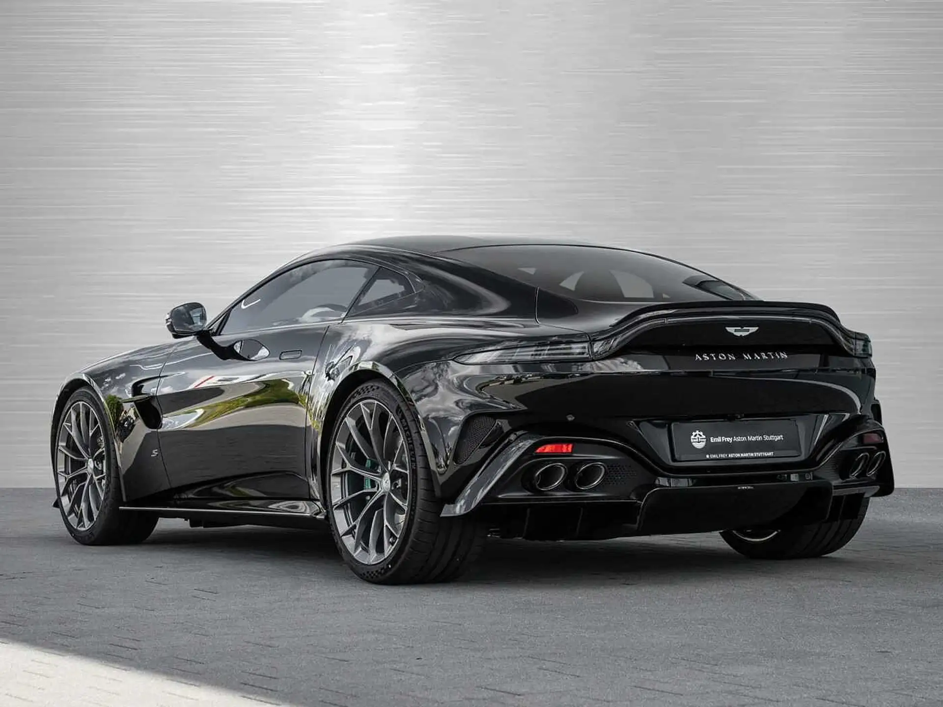 애스턴마틴 밴티지 V8 Coupe 2026 검정 사진 2
