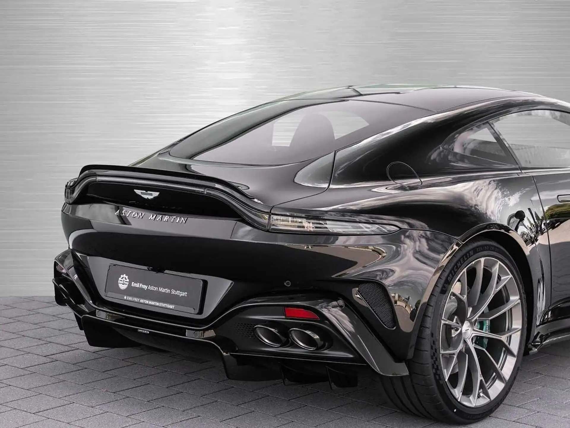 애스턴마틴 밴티지 V8 Coupe 2026 검정 사진 5