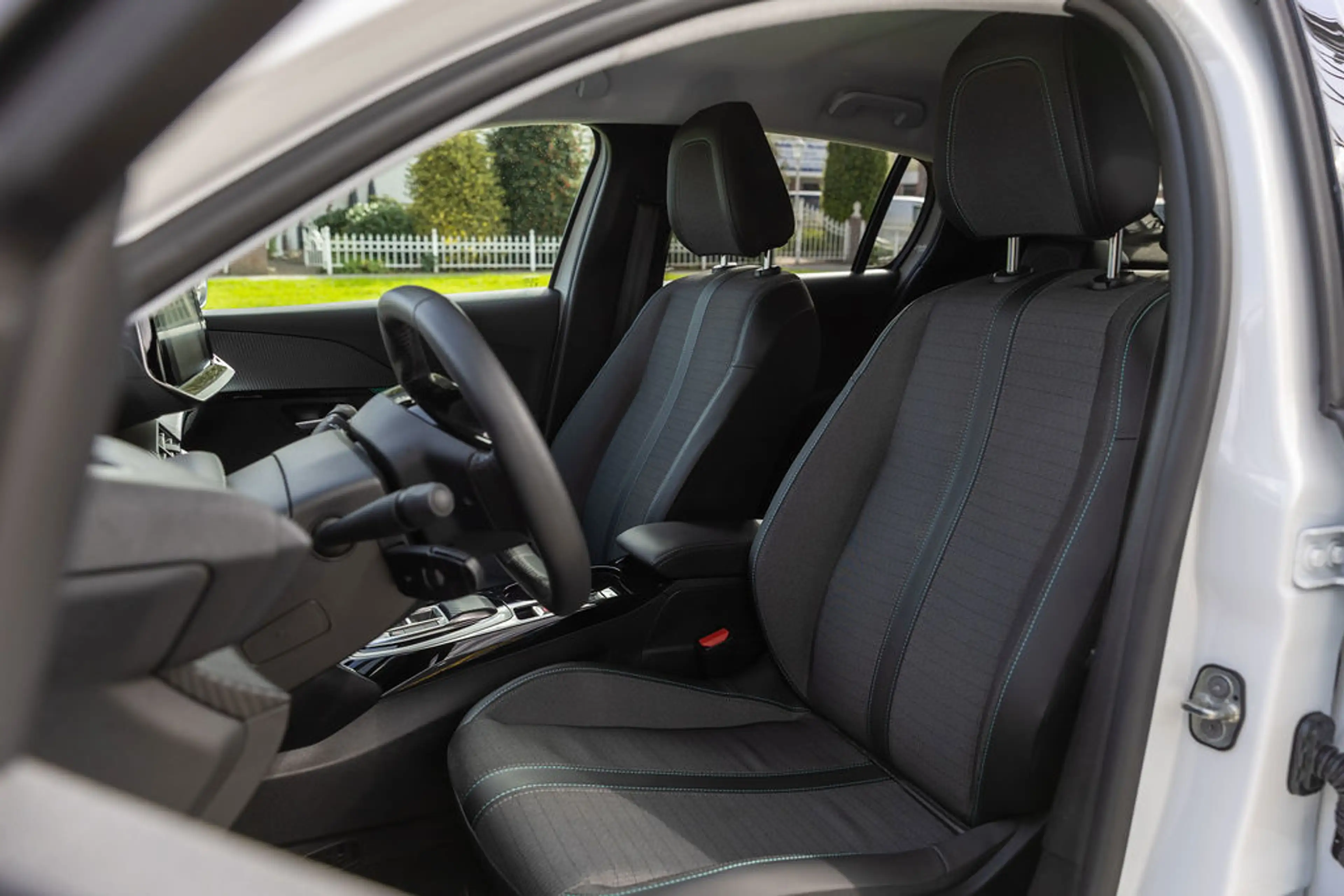 Peugeot e-208 EV Allure 50 kWh 3-fase Navi — photo 28