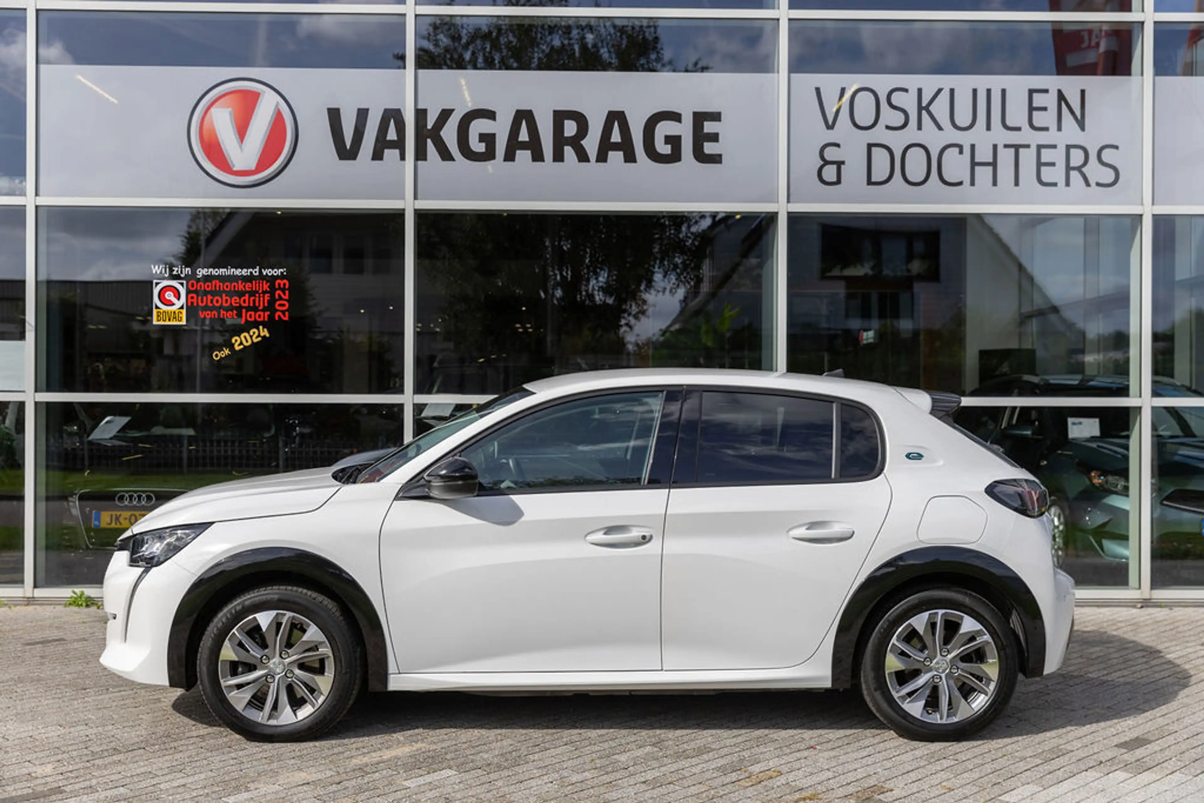 Peugeot e-208 EV Allure 50 kWh 3-fase Navi — photo 2