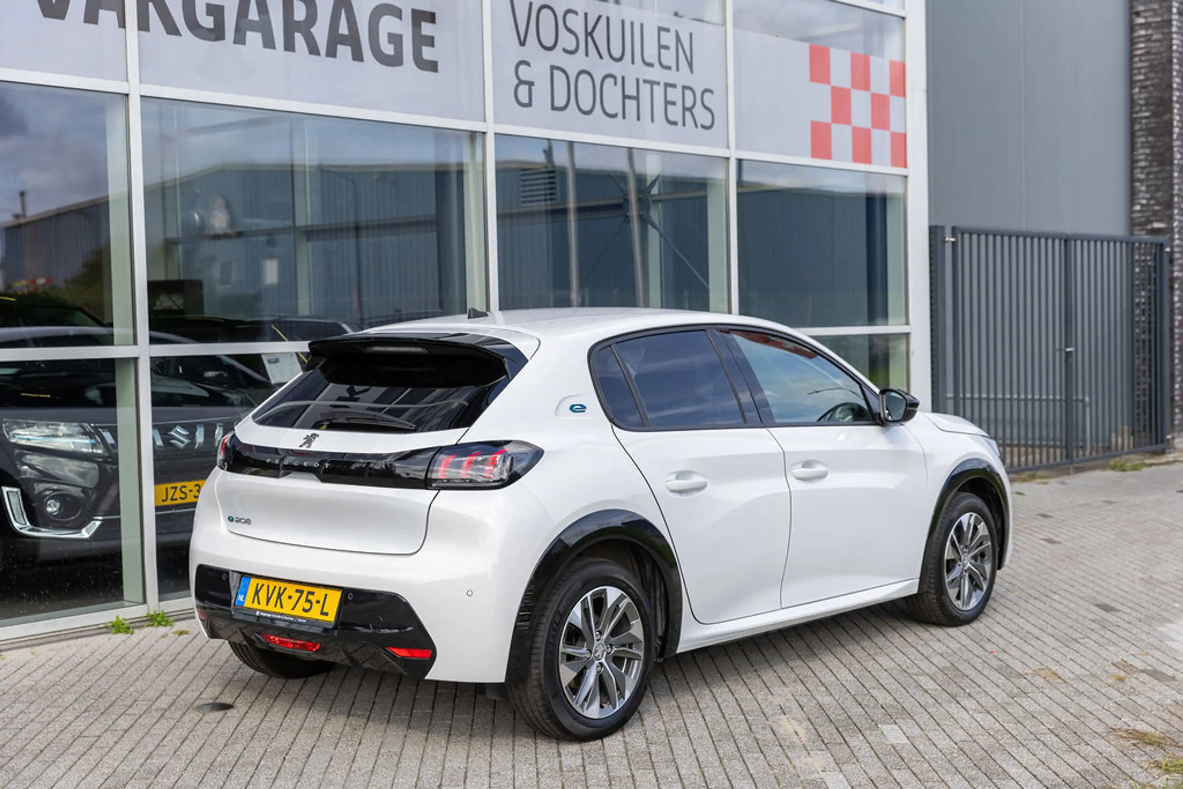 Peugeot e-208 EV Allure 50 kWh 3-fase Navi — photo 39