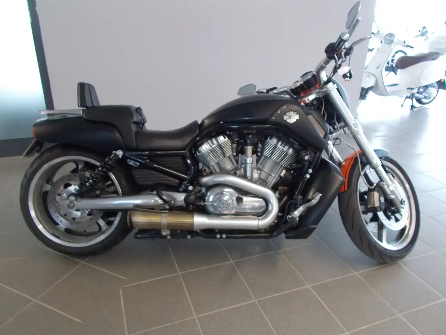 Harley-Davidson V-Rod 1250 V-Rod Muscle Siyah - 1