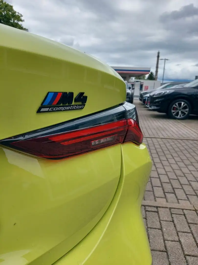 BMW M4 Cabrio G83 xDrive Competition M-Sport H&K Yellow - 2