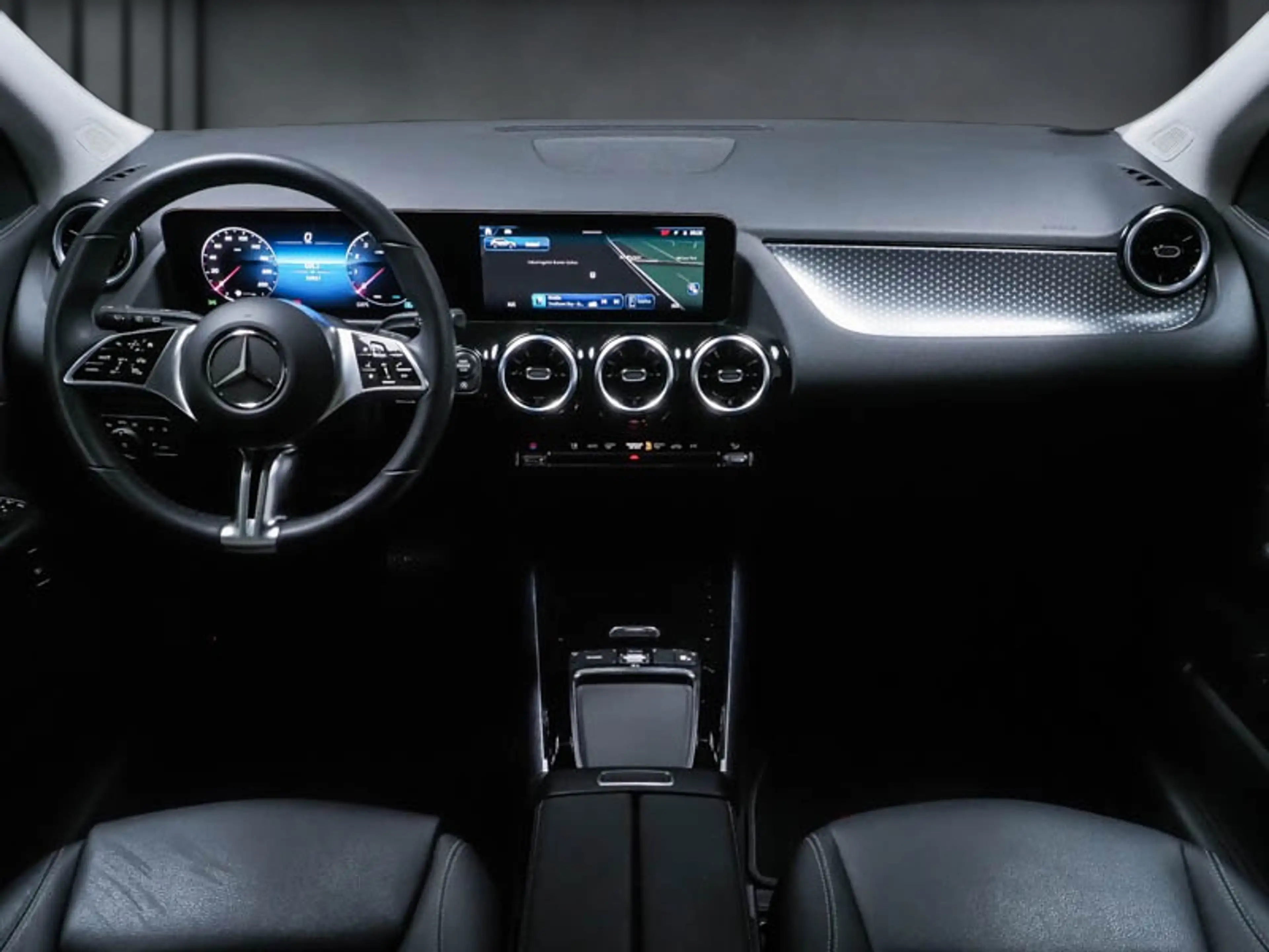 Mercedes-Benz GLA 180 PROGRESSIVE+NIGHT+AHK+CARPLAY+LED — photo 8