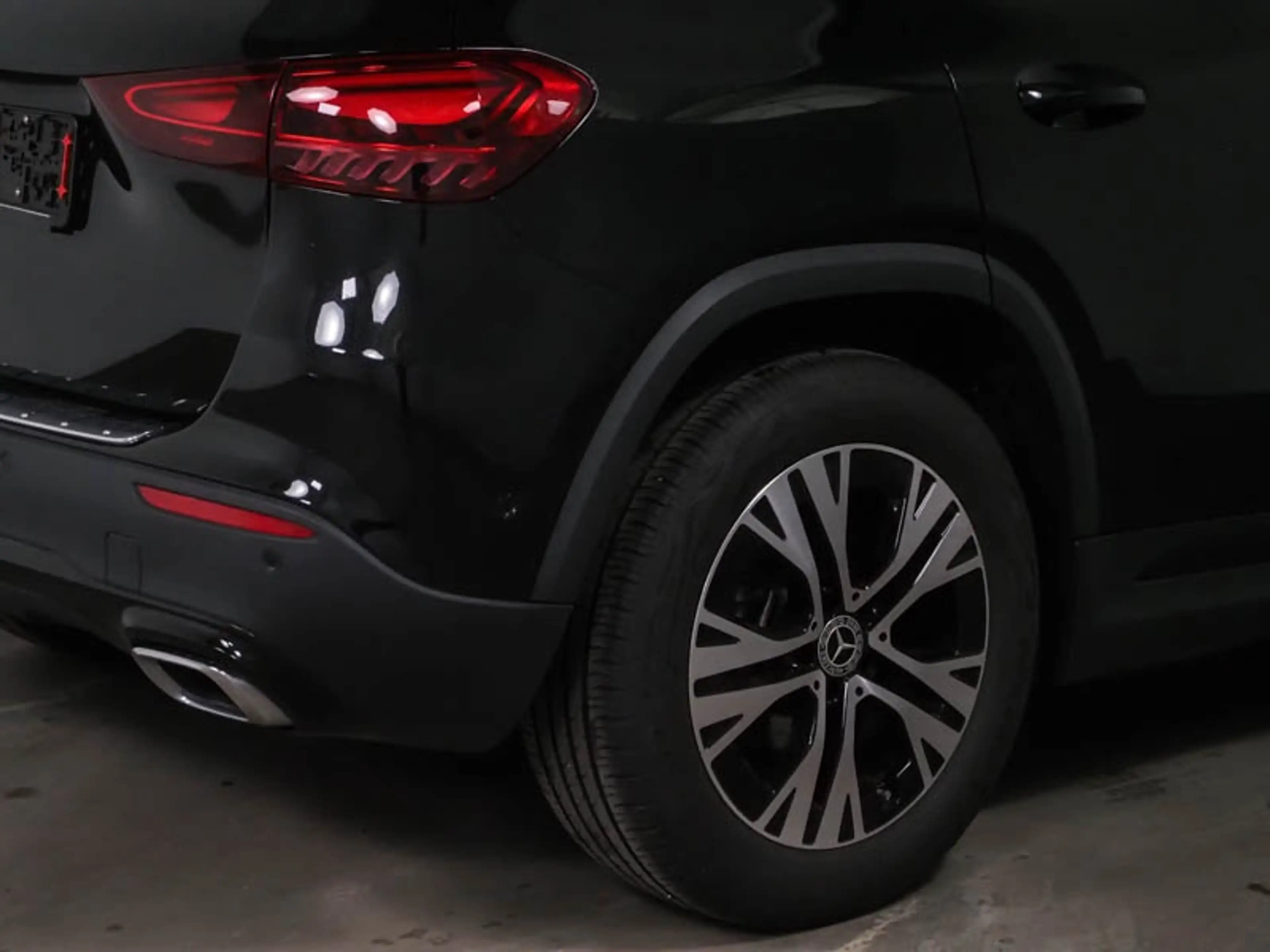 Mercedes-Benz GLA 180 PROGRESSIVE+NIGHT+AHK+CARPLAY+LED — photo 4