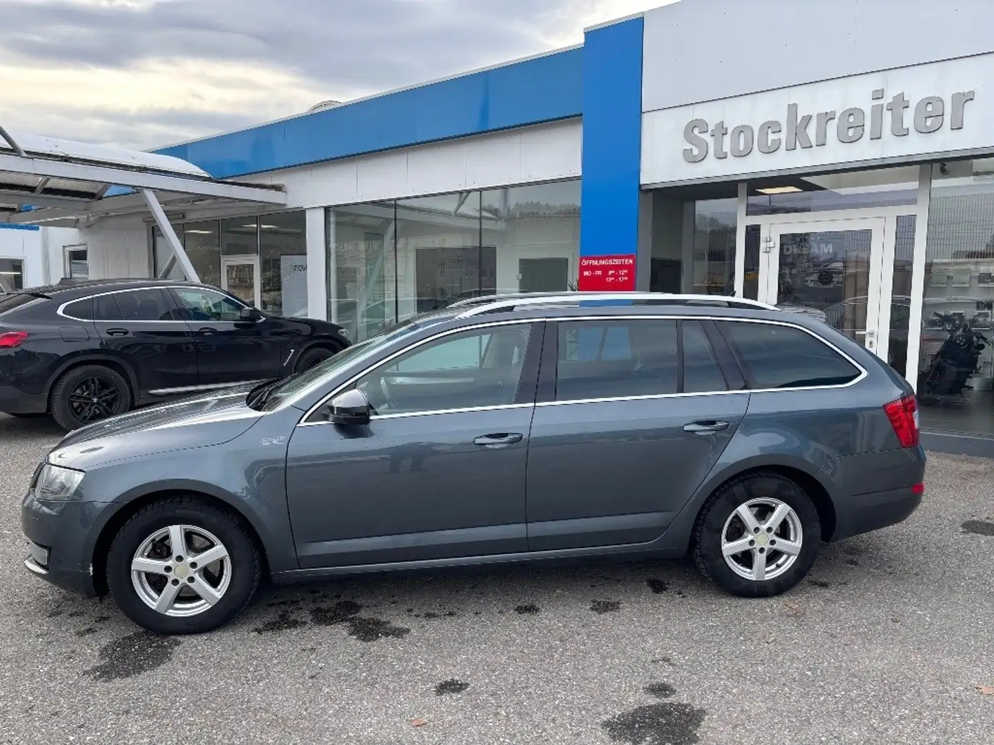 Skoda Octavia Combi 1,6 TDI 4x4*XENON*NAVI*PDC*AHK*SZH Grau - 2