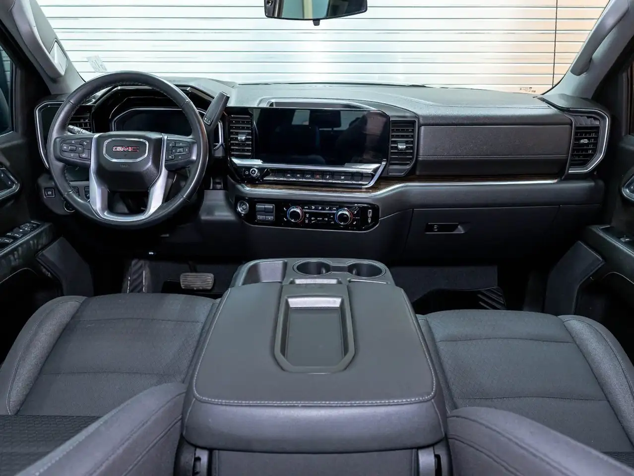 GMC Sierra 1500 снимка GMC Sierra 1500