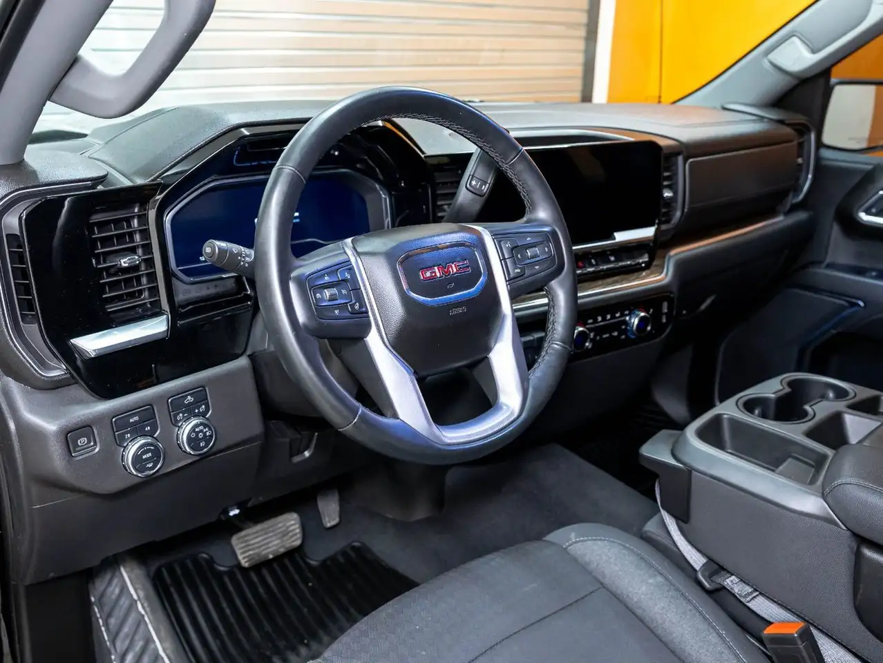GMC Sierra 1500 снимка GMC Sierra 1500