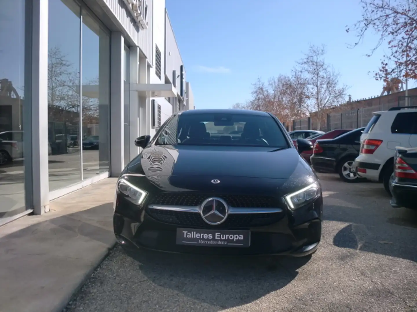 Mercedes-Benz A 200 200d Sedán 8G-DCT Noir - 2