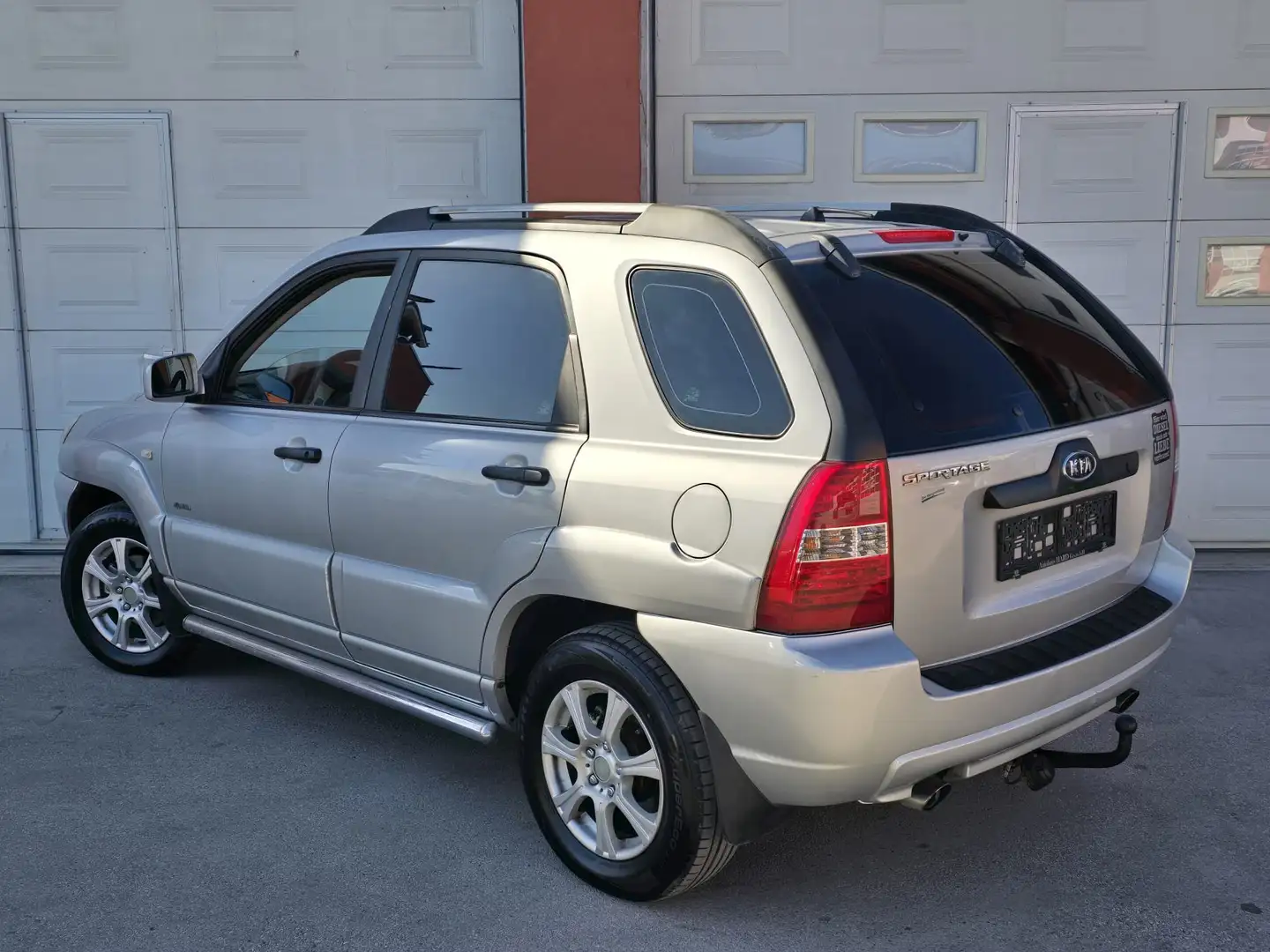 Kia Sportage Sportage Active 2,0 CRDi 4WD Aut. *Pickerl NEU* Silber - 2