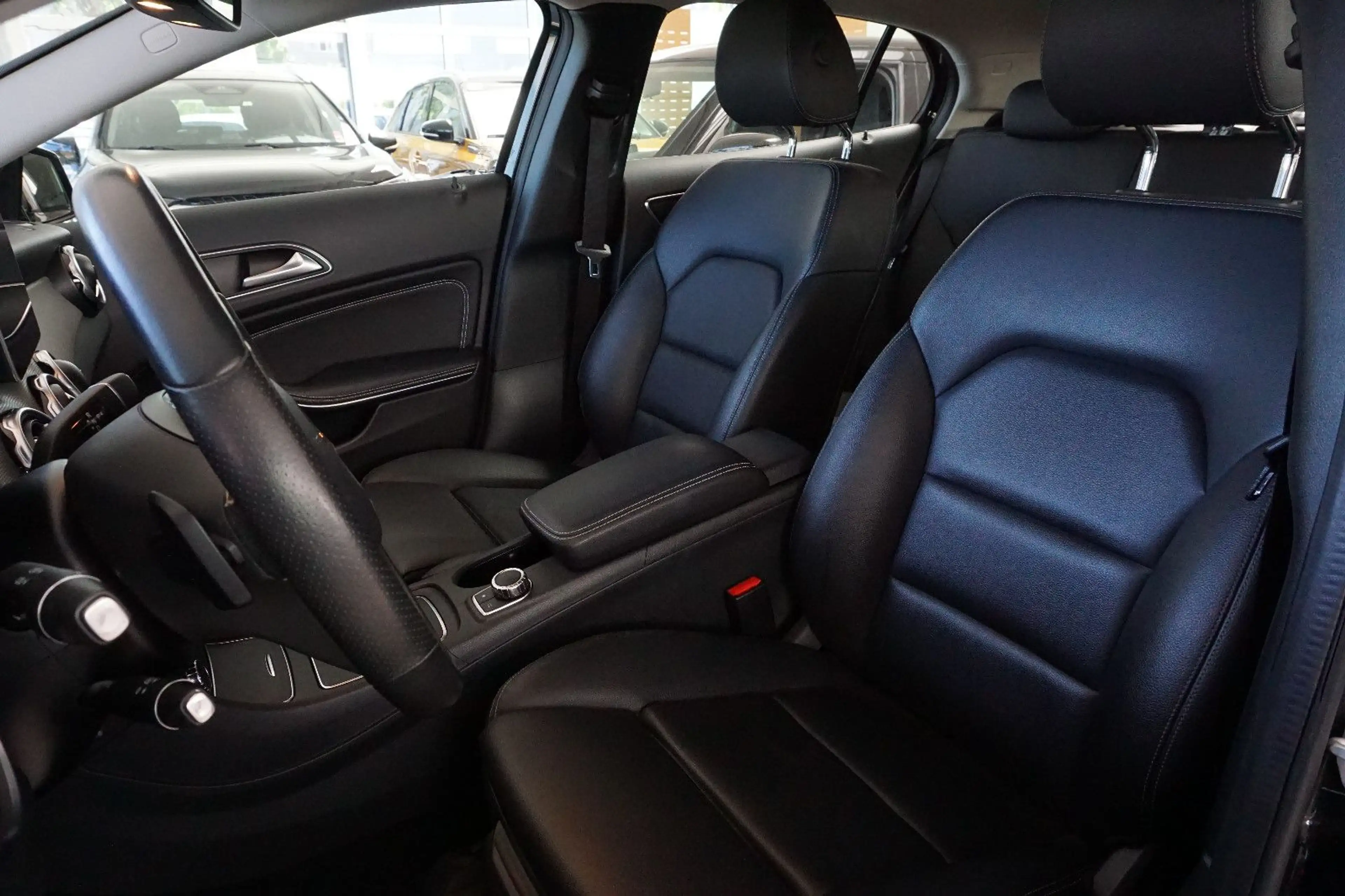 Mercedes-Benz GLA 220 4Matic* Memory*PDK*Business*Leder — photo 6