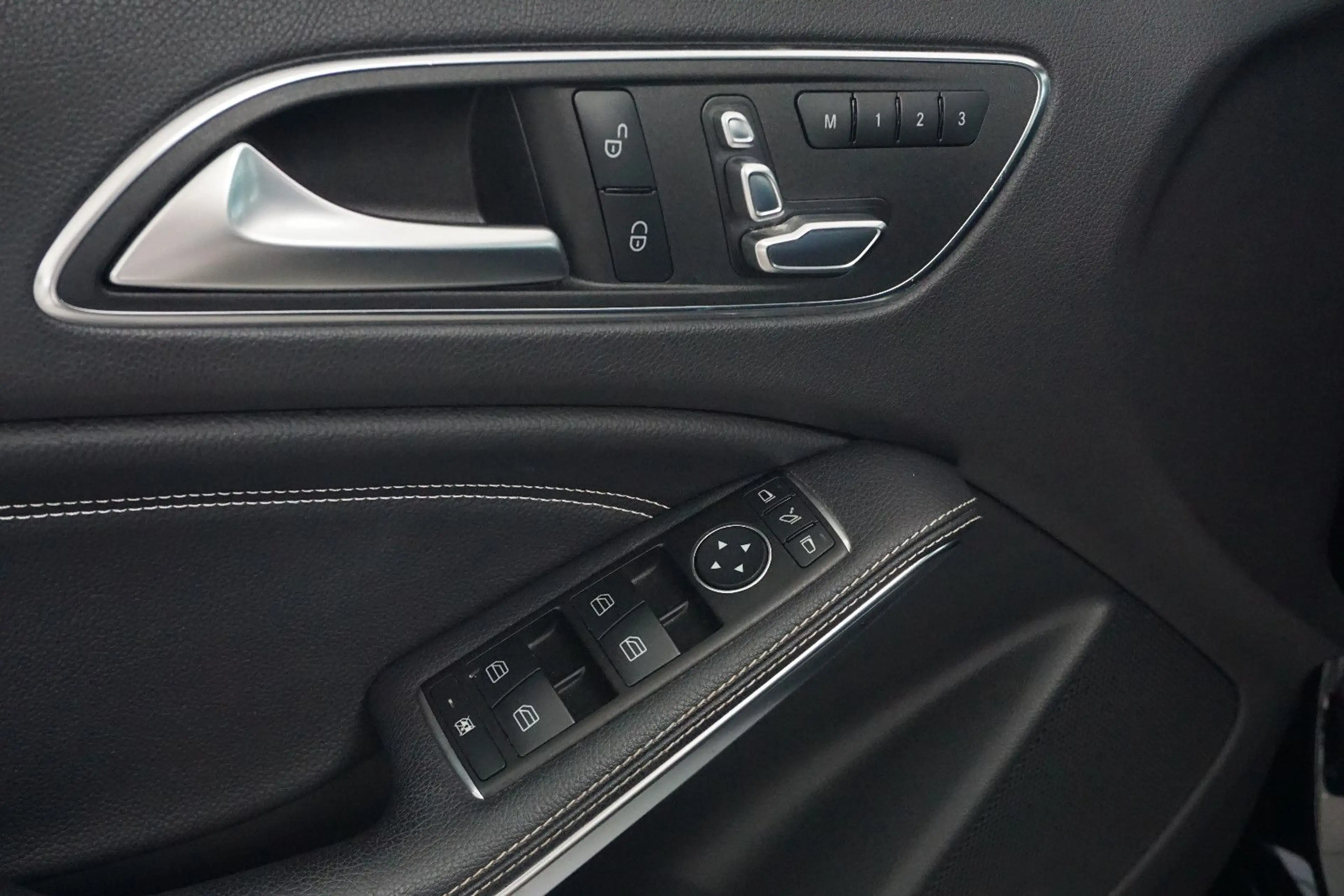 Mercedes-Benz GLA 220 4Matic* Memory*PDK*Business*Leder — photo 12