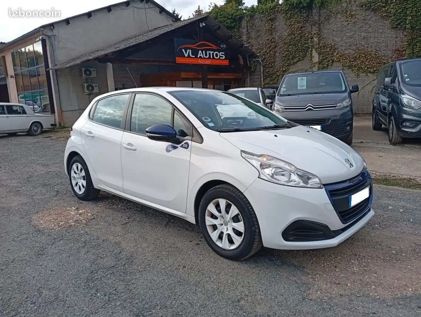 Peugeot 208 1.0 68 cv Année 2015 Carnet d'entretien complet Weiß - 1