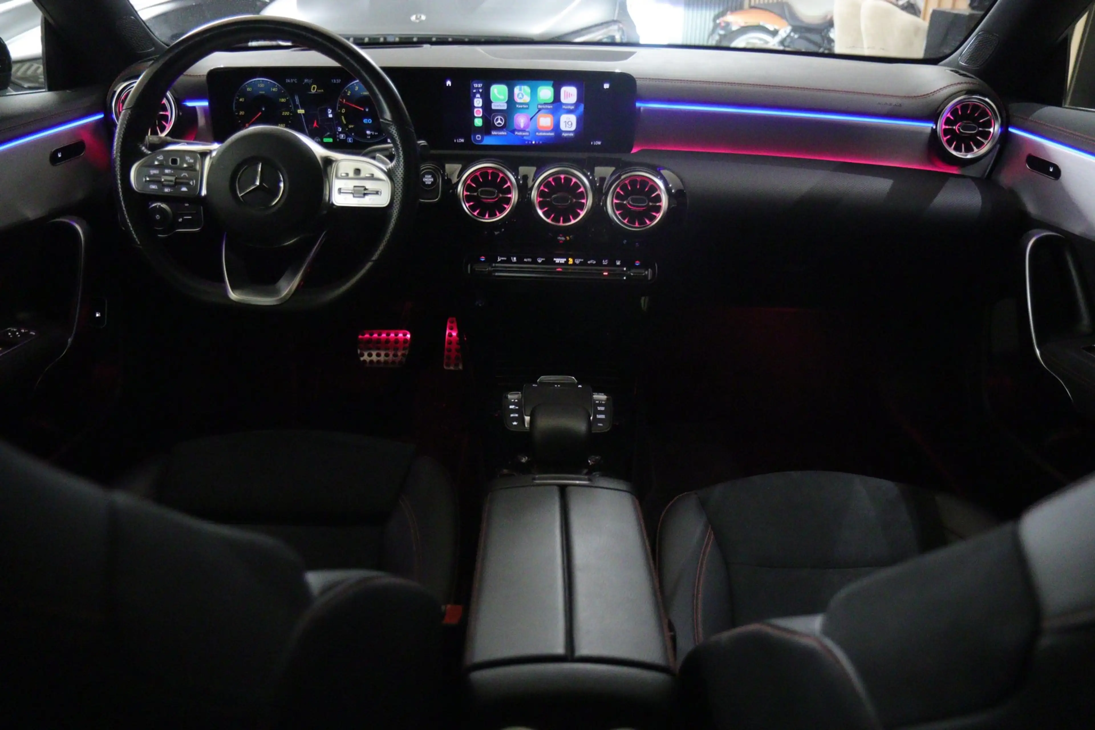 Mercedes-Benz CLA 250 e AMG-LINE PANO/HUD/KEYLESS/360CAM/CARPLAY/VOL — photo 8