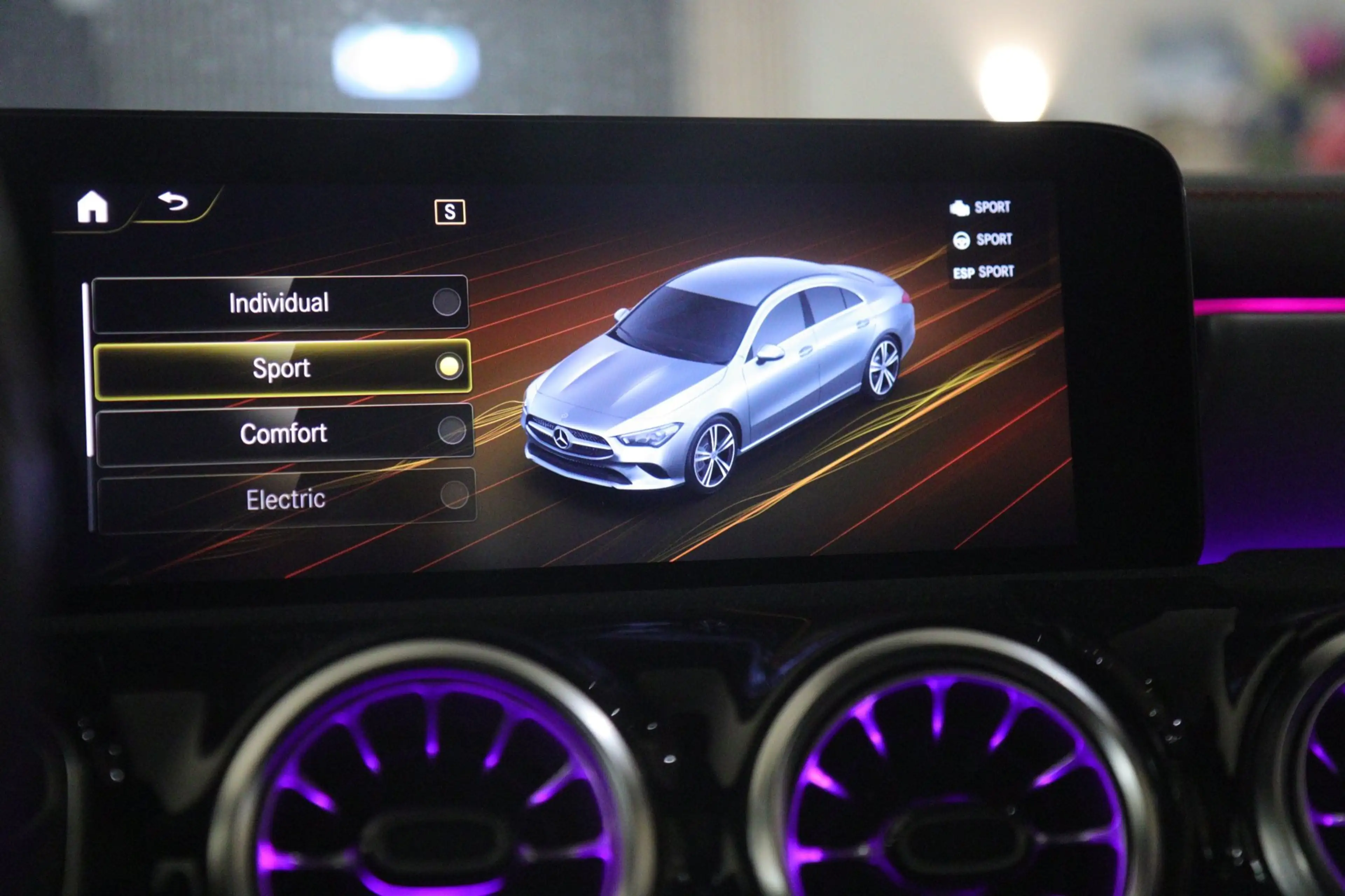 Mercedes-Benz CLA 250 e AMG-LINE PANO/HUD/KEYLESS/360CAM/CARPLAY/VOL — photo 35