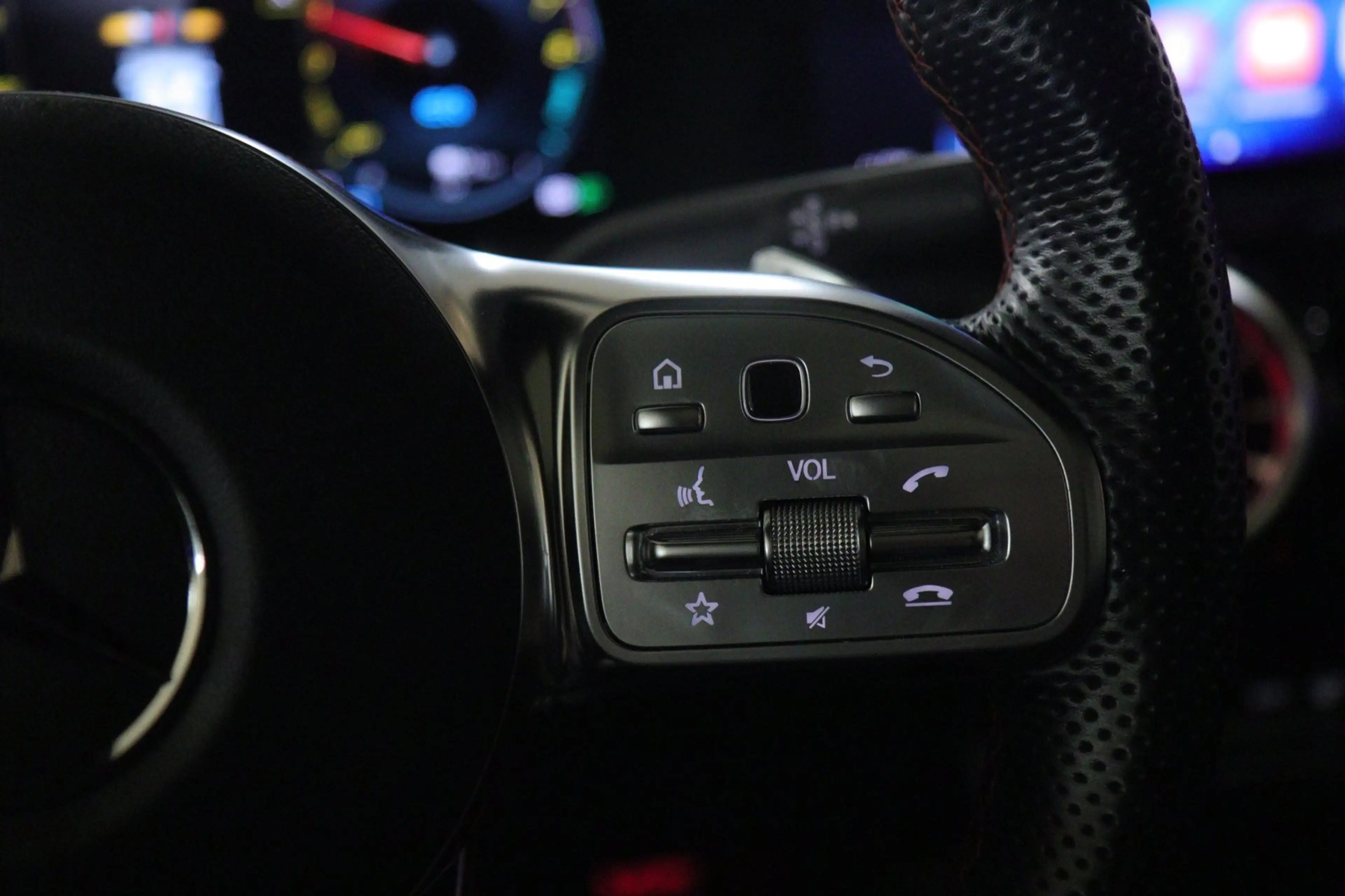 Mercedes-Benz CLA 250 e AMG-LINE PANO/HUD/KEYLESS/360CAM/CARPLAY/VOL — photo 19