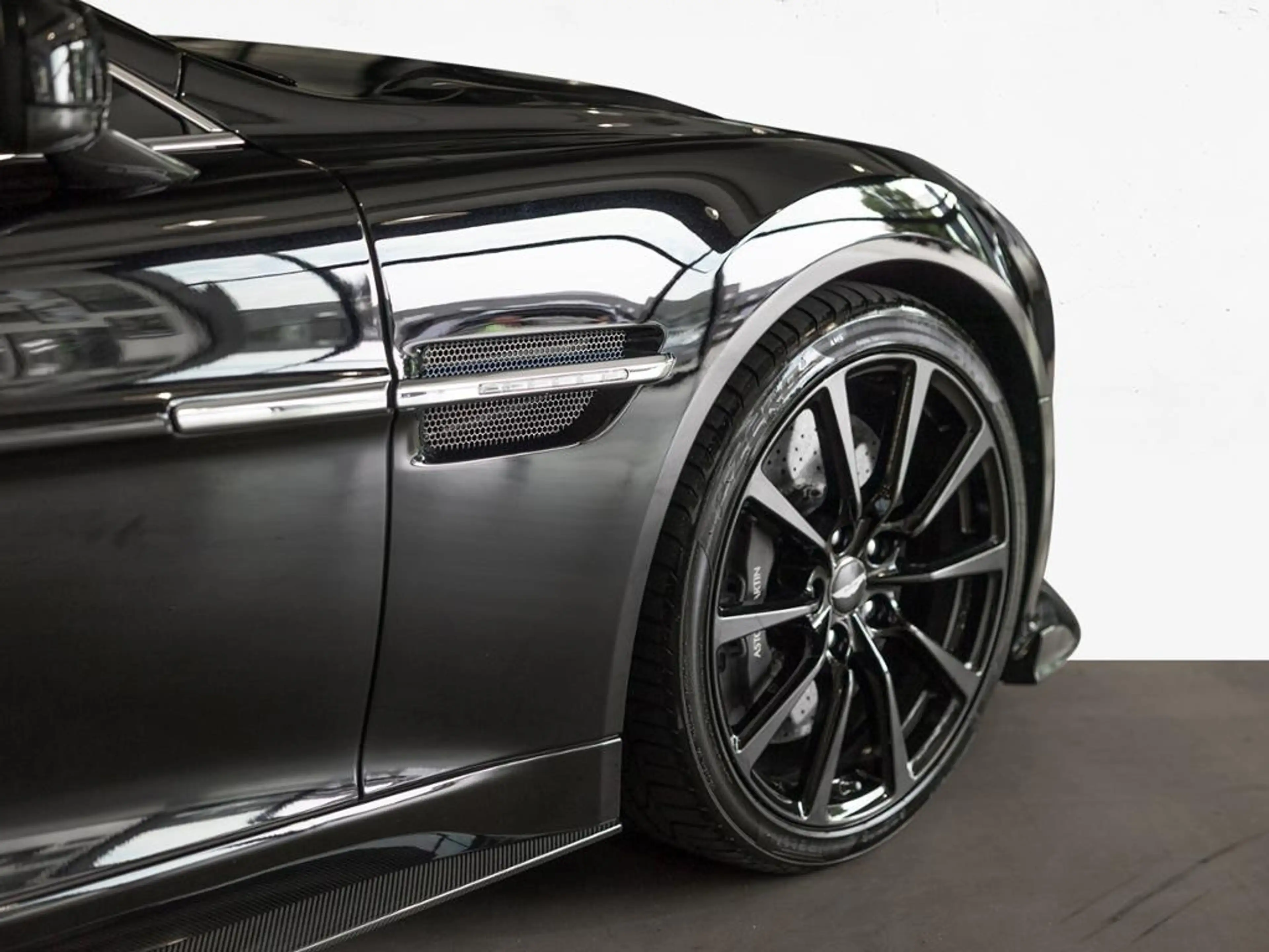 Aston Martin Vanquish S Coupe Aston Martin Hamburg — photo 10