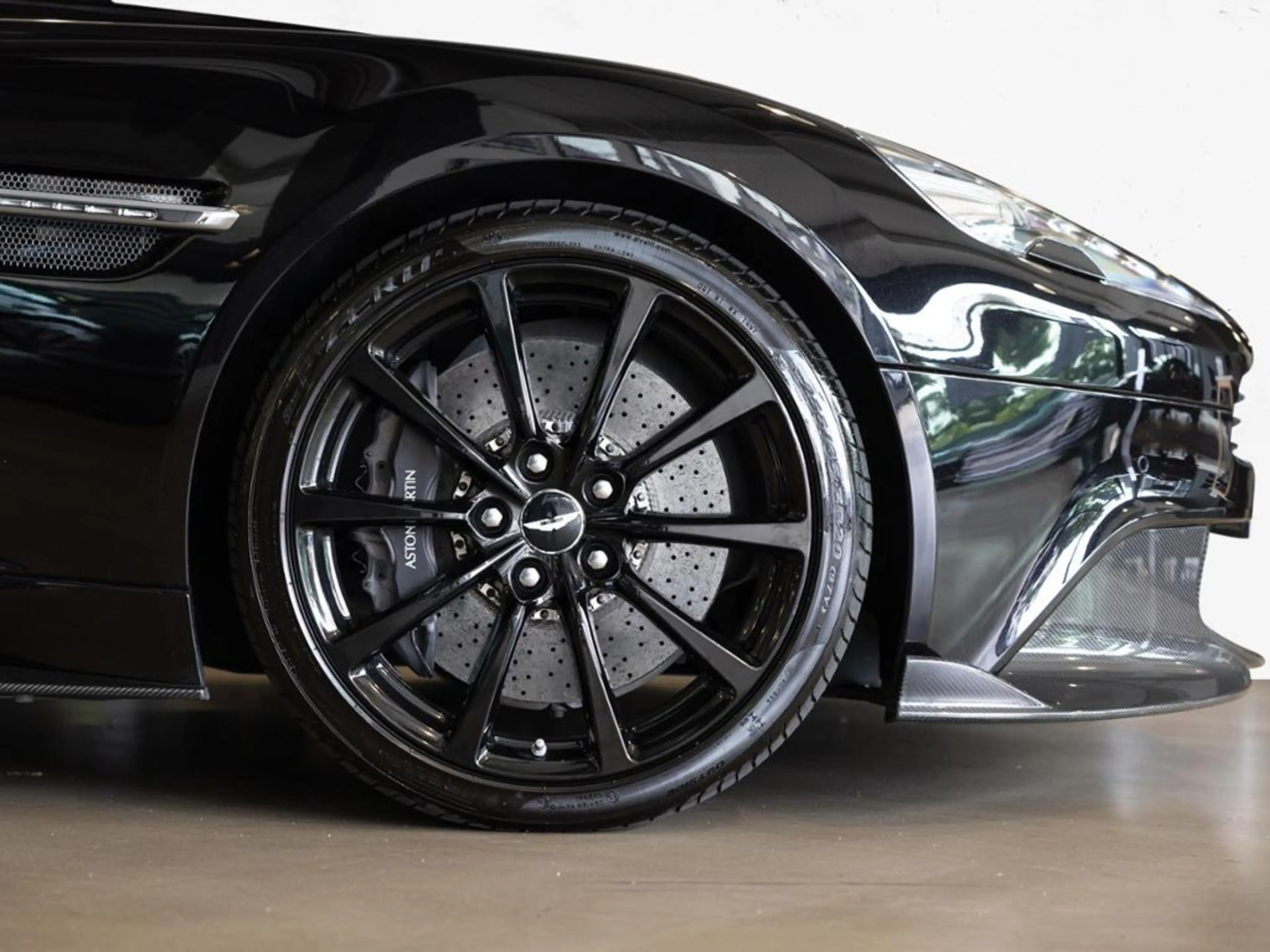 Aston Martin Vanquish S Coupe Aston Martin Hamburg — photo 5