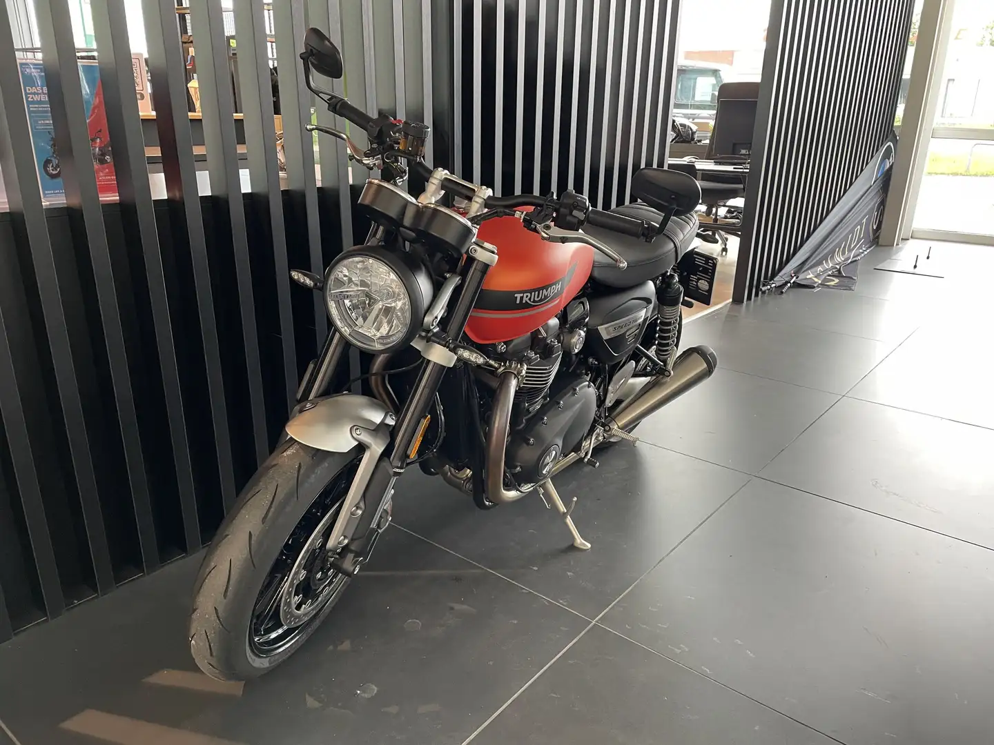 Triumph Speed Twin 1200 Orange - 1