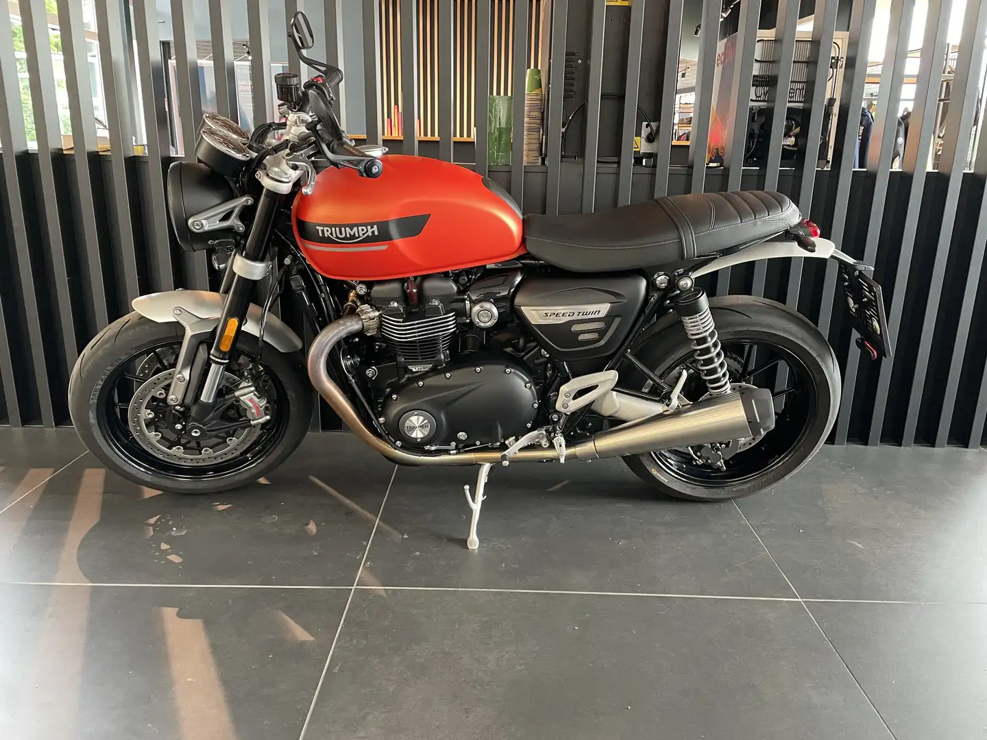 Triumph Speed Twin 1200 Orange - 2