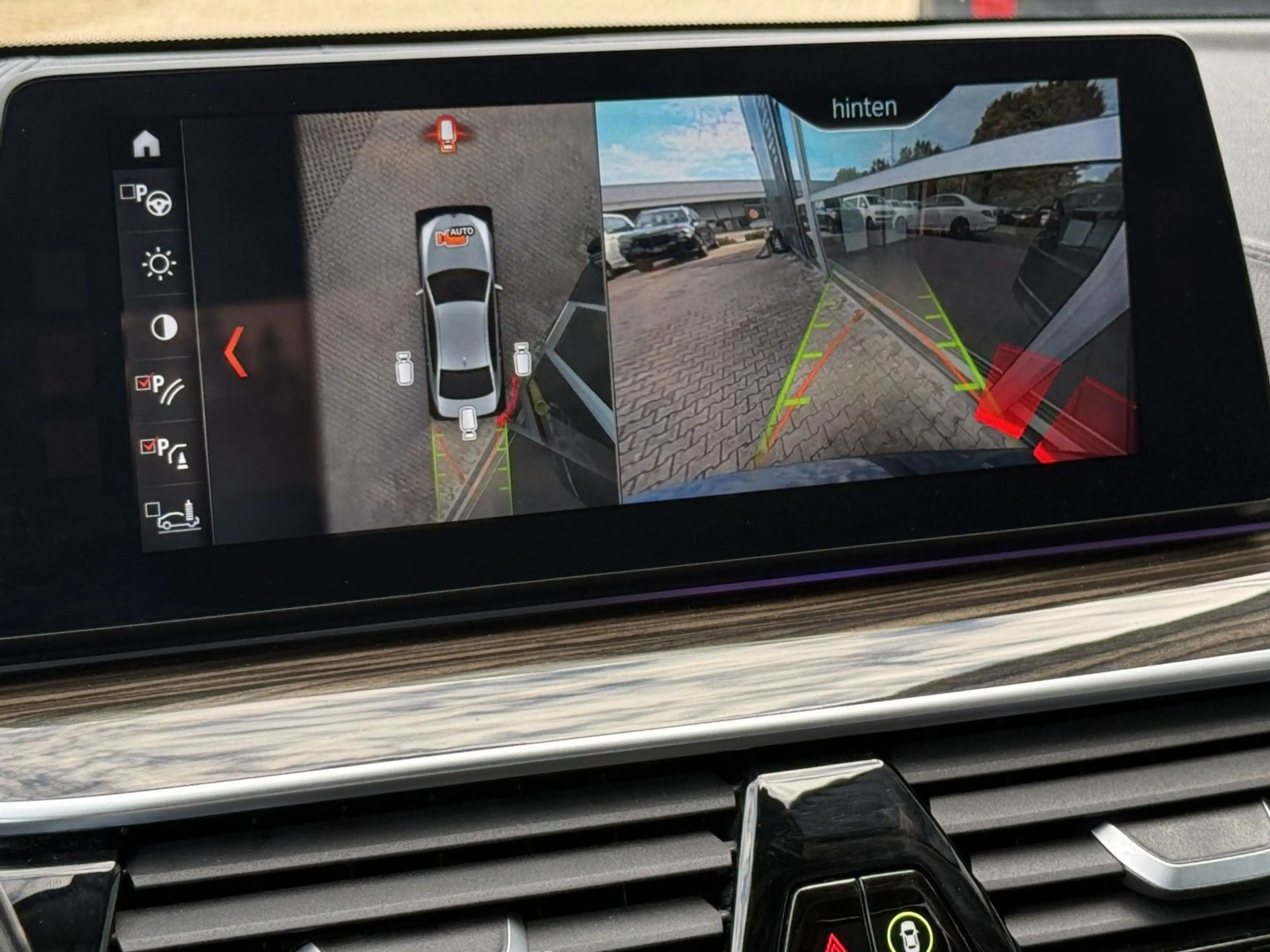 BMW 530 dLuxury LEDER+STNDH+GSHD+HUD+ACC+360+AdLED+19 — photo 34