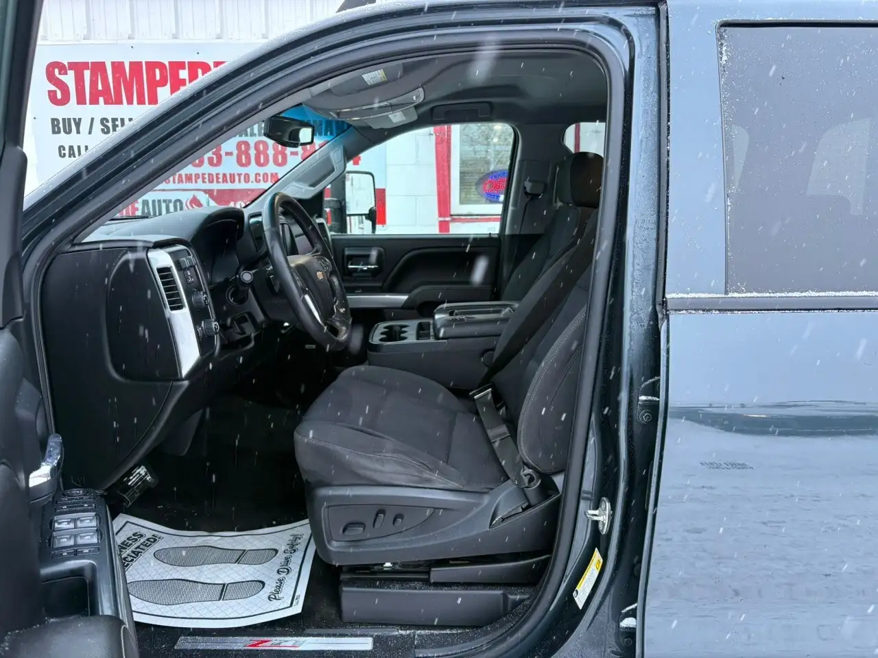 Chevrolet Silverado 1500 снимка Chevrolet Silverado 1500