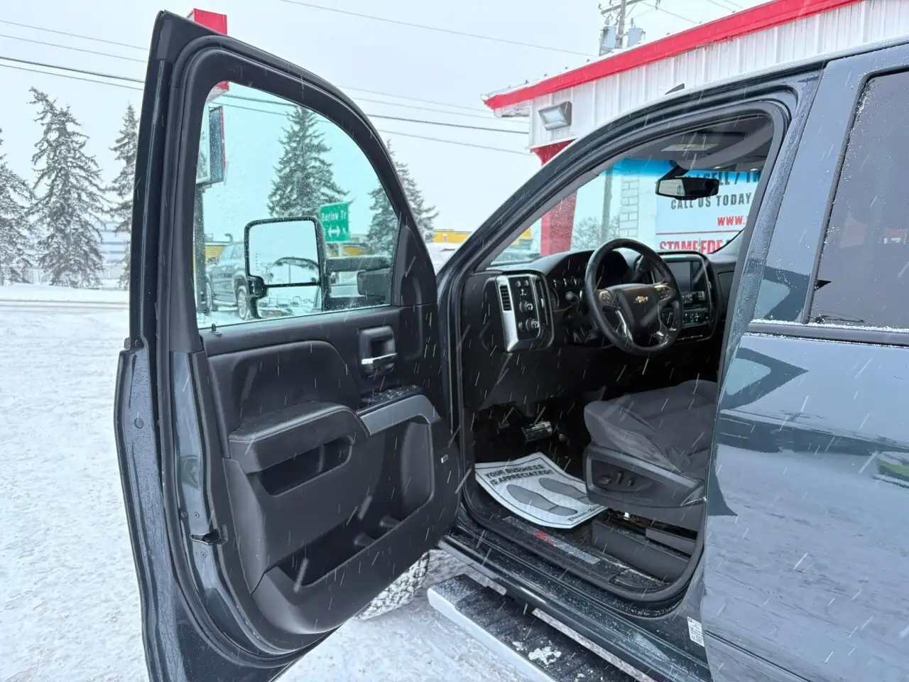 Chevrolet Silverado 1500 снимка Chevrolet Silverado 1500