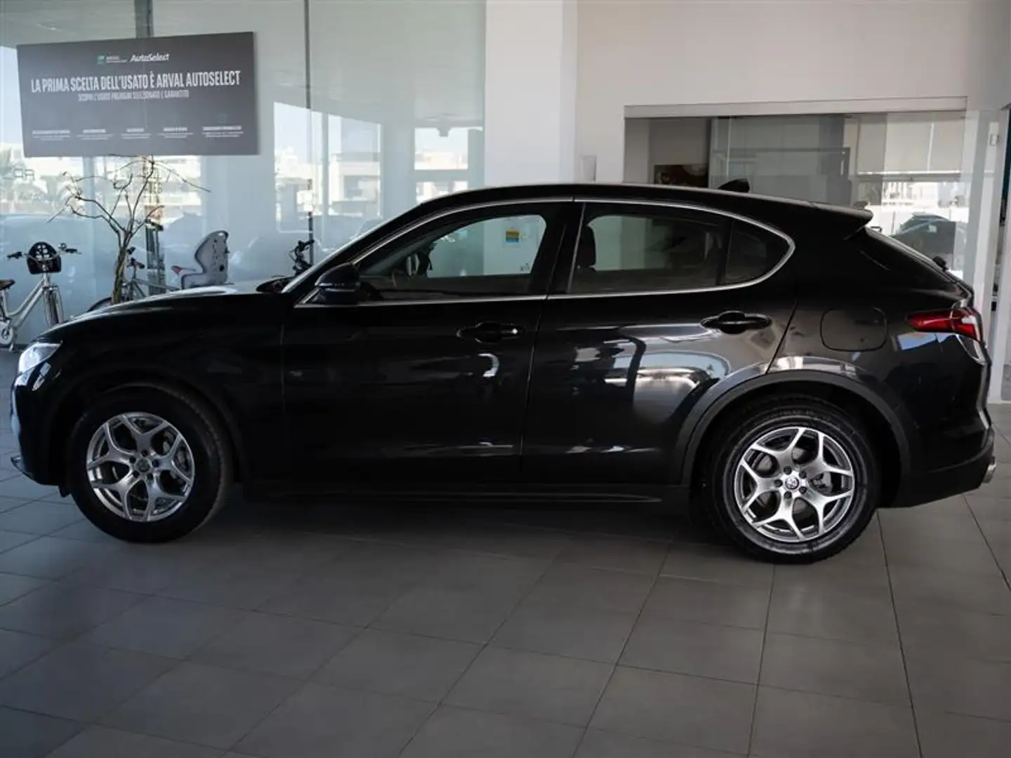 Alfa Romeo Stelvio Business Q4 2.2 tdi 190Cv 36 mesi garanzia Noir - 2
